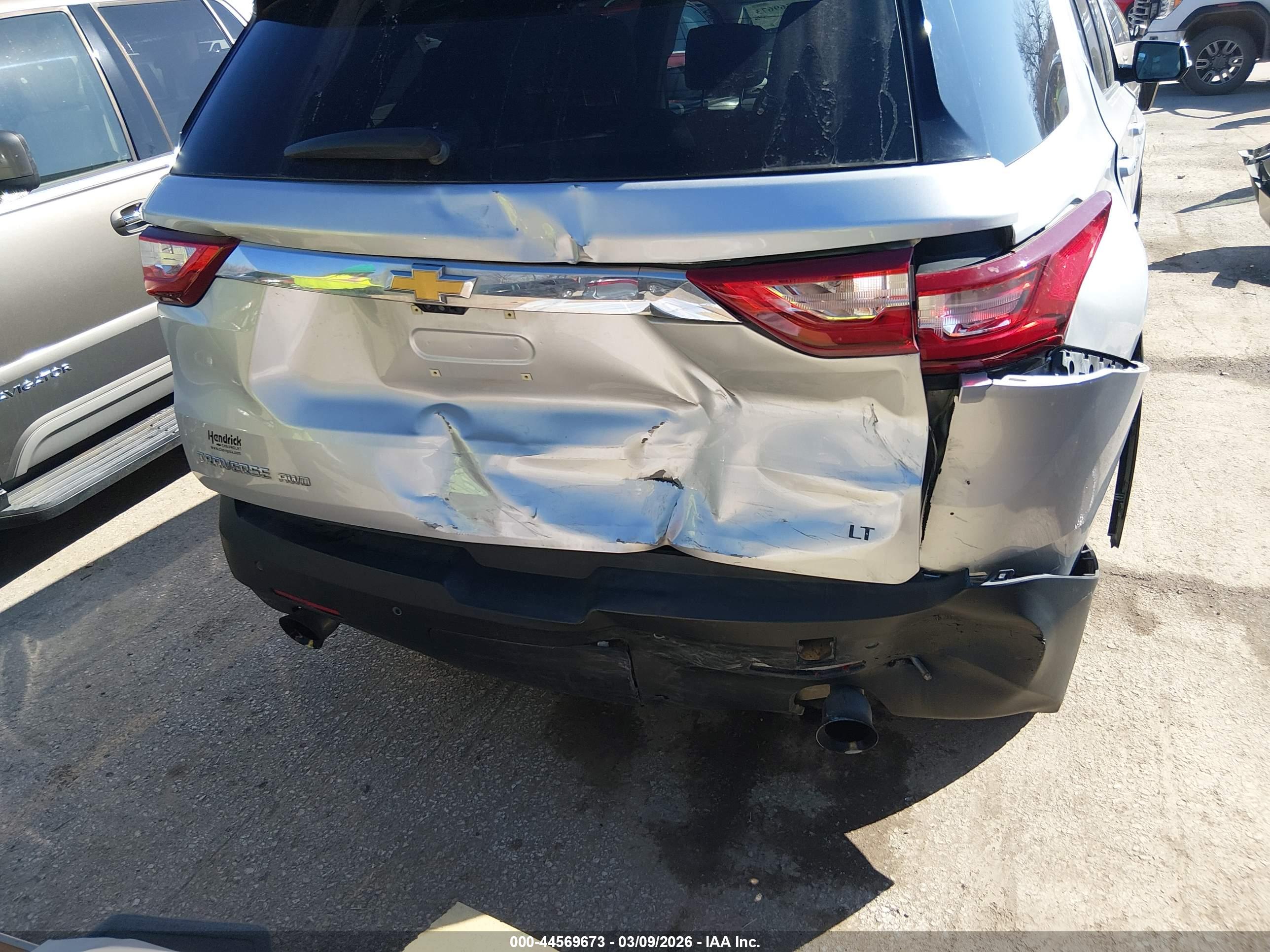 CHEVROLET TRAVERSE image 6