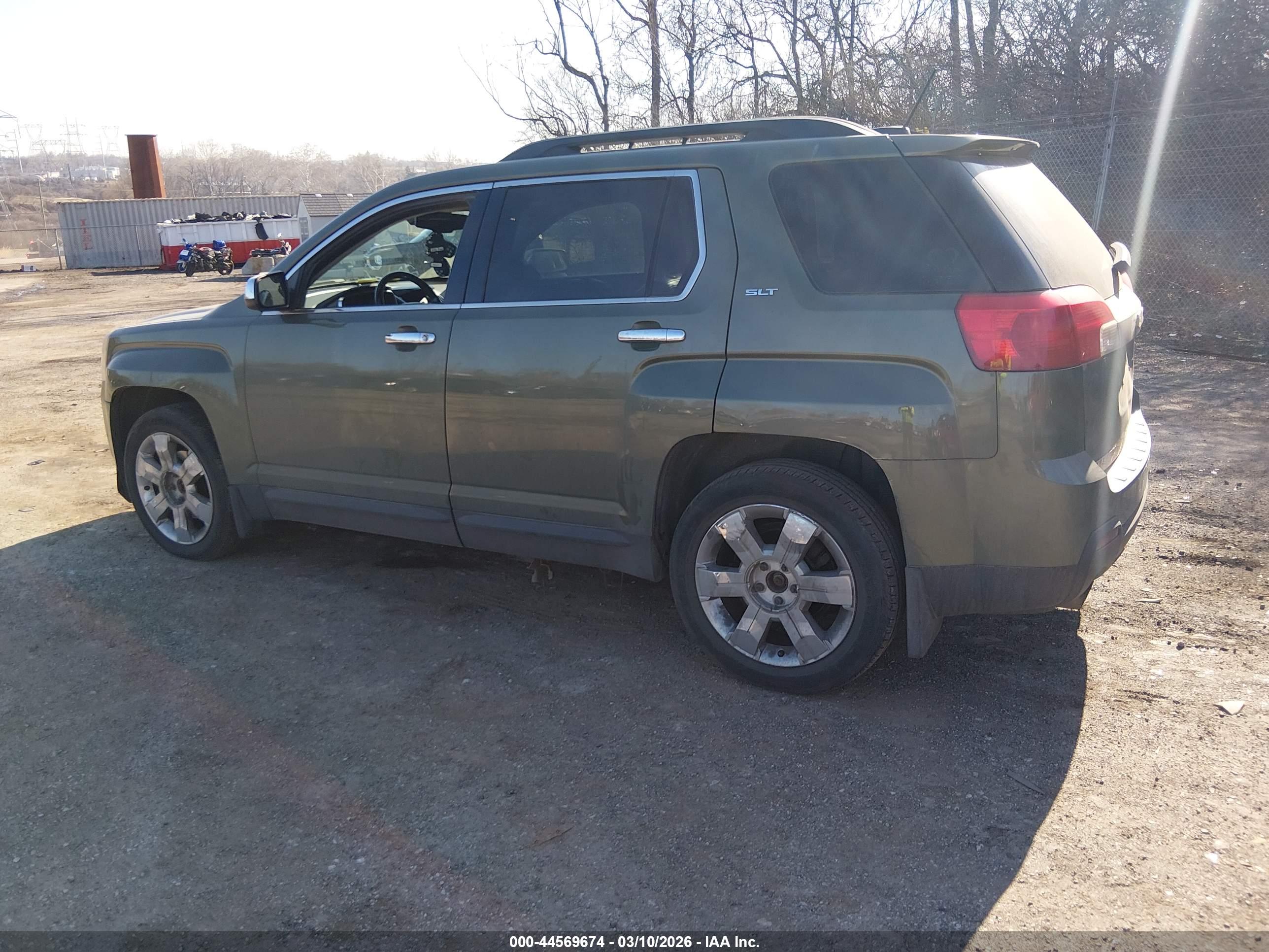 GMC TERRAIN image 3