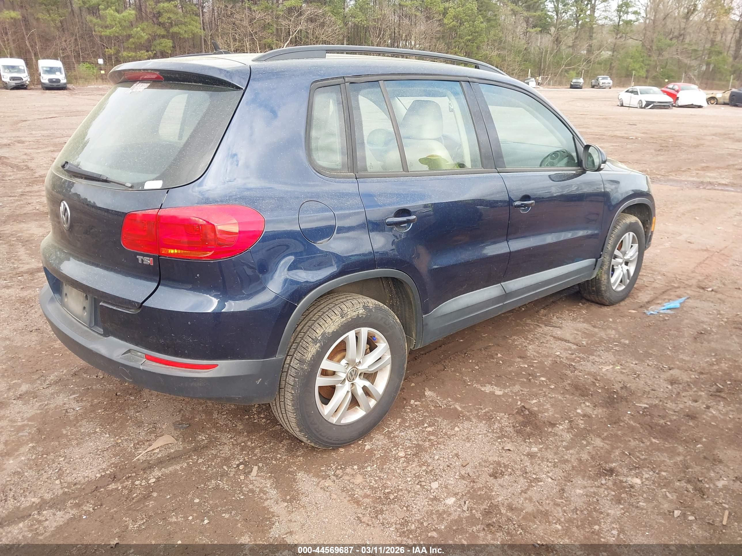 VOLKSWAGEN TIGUAN image 4