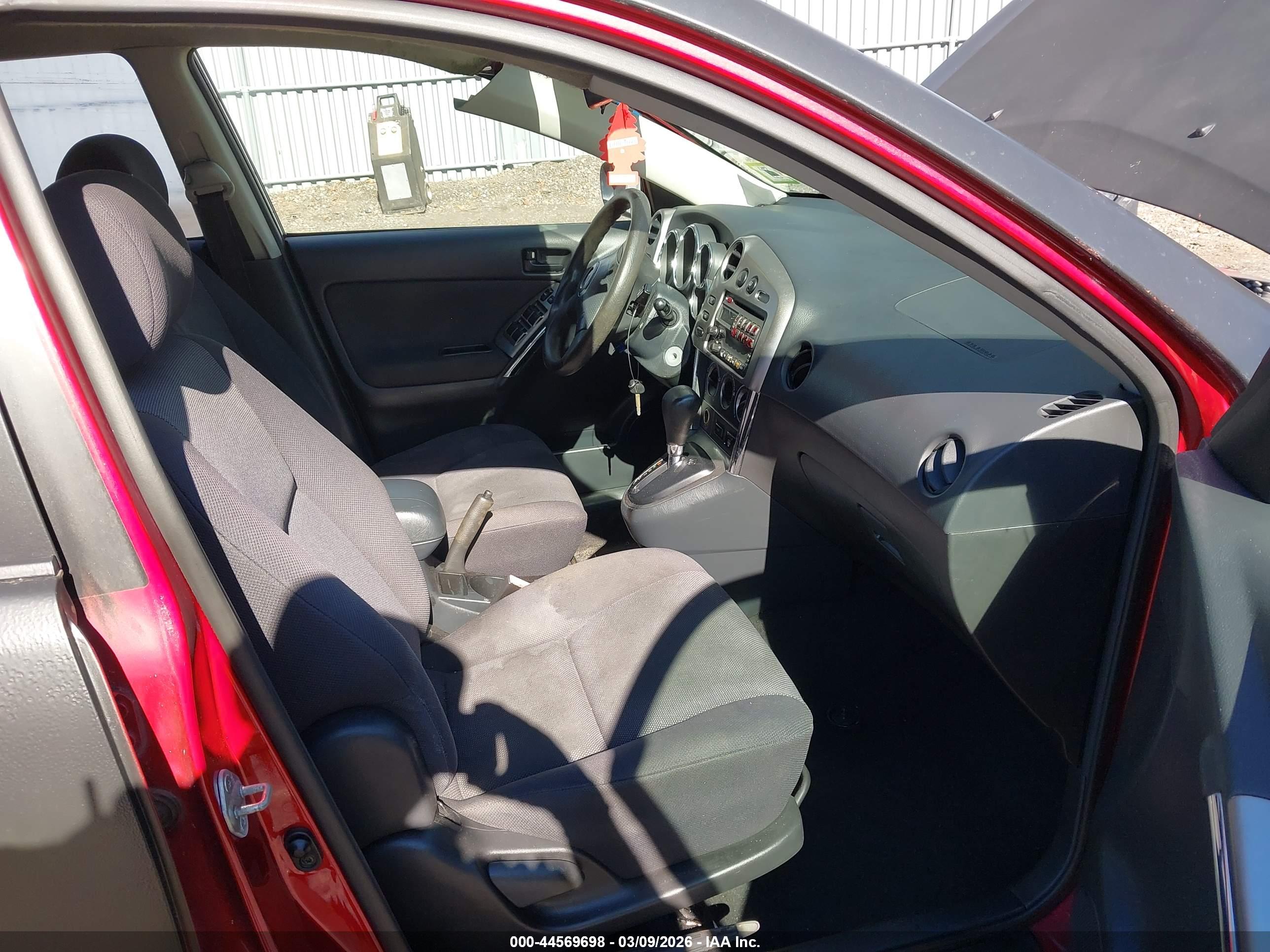 PONTIAC VIBE image 5
