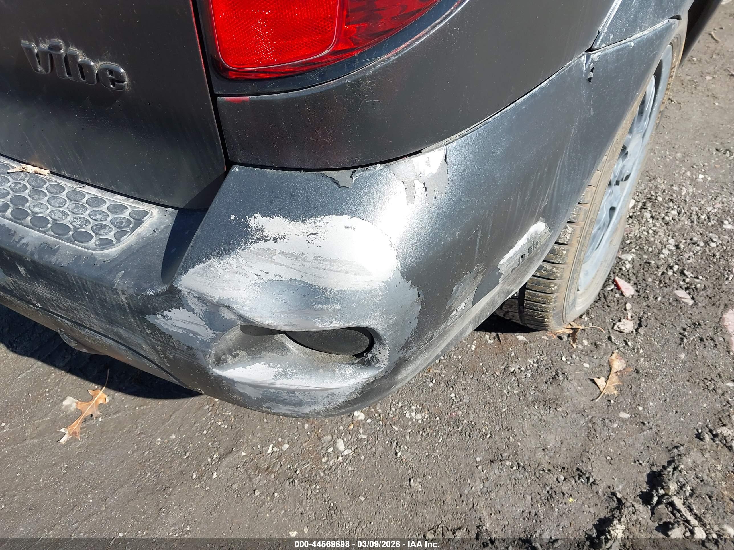 PONTIAC VIBE image 6