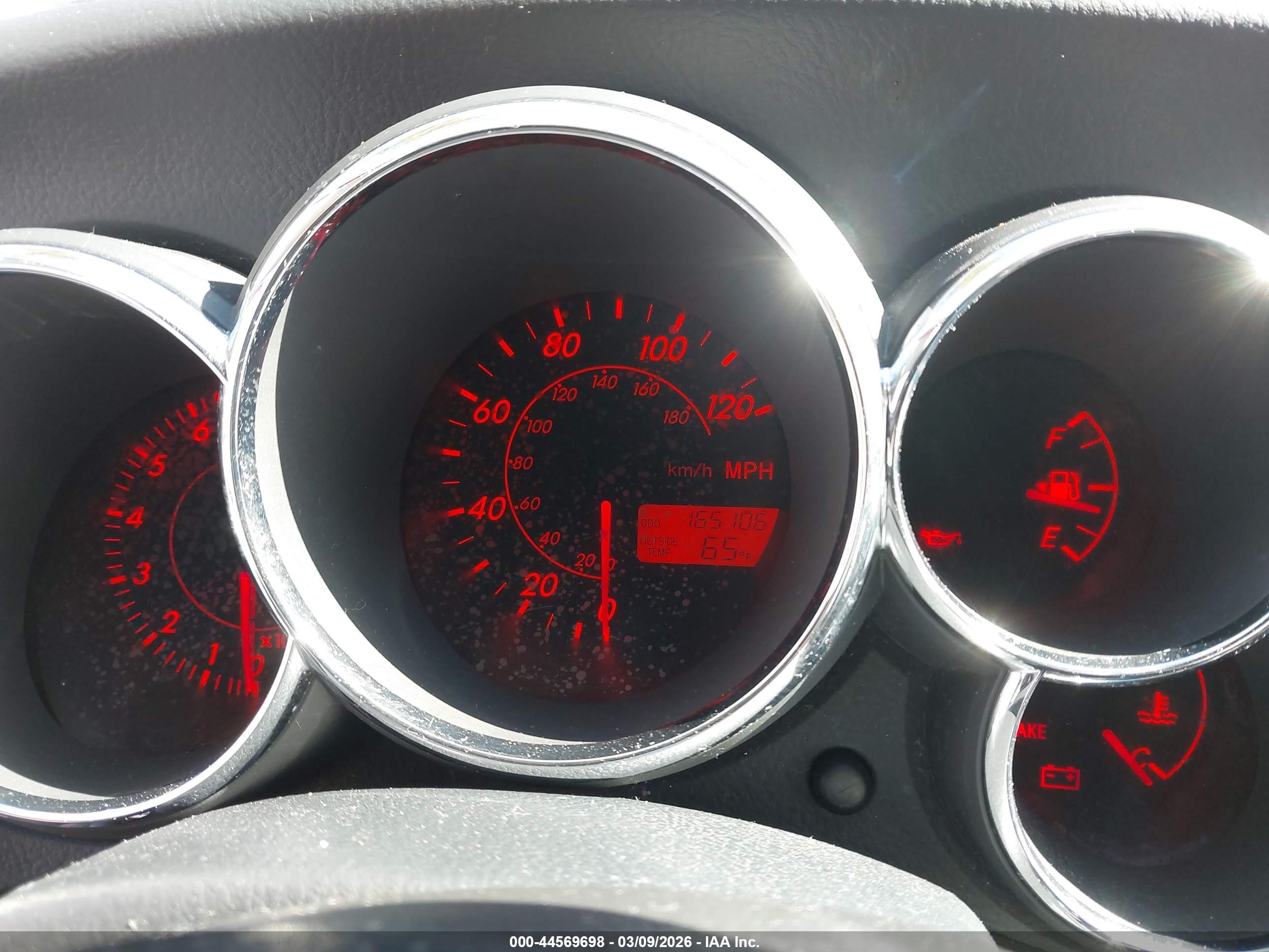PONTIAC VIBE image 7