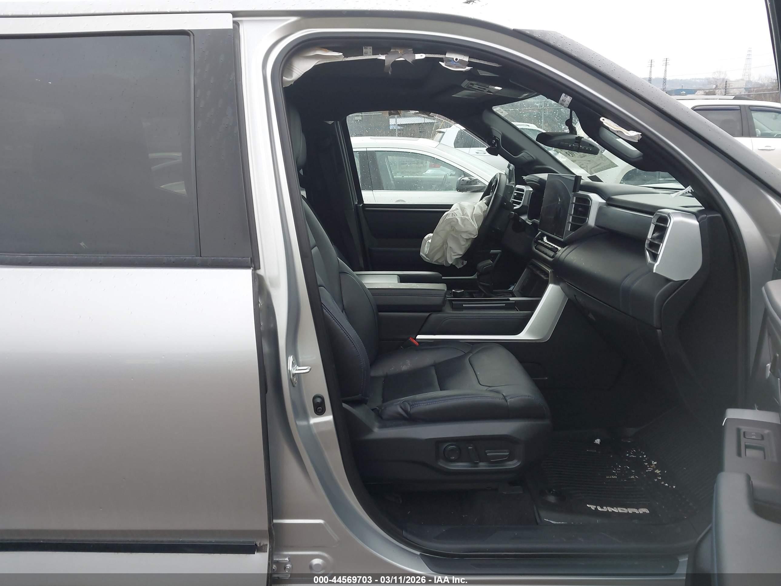 TOYOTA TUNDRA image 5
