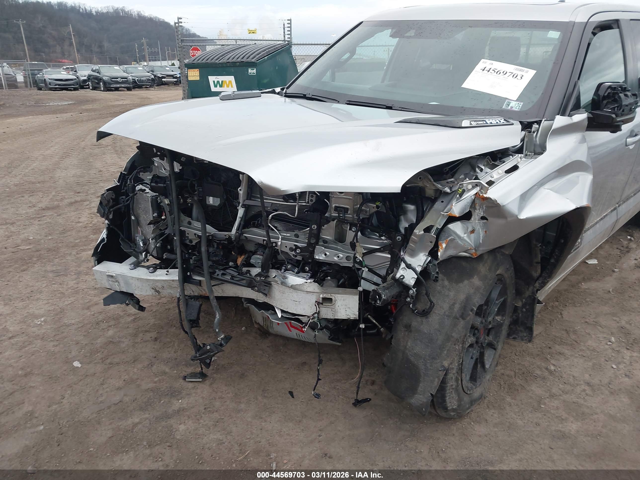 TOYOTA TUNDRA image 6