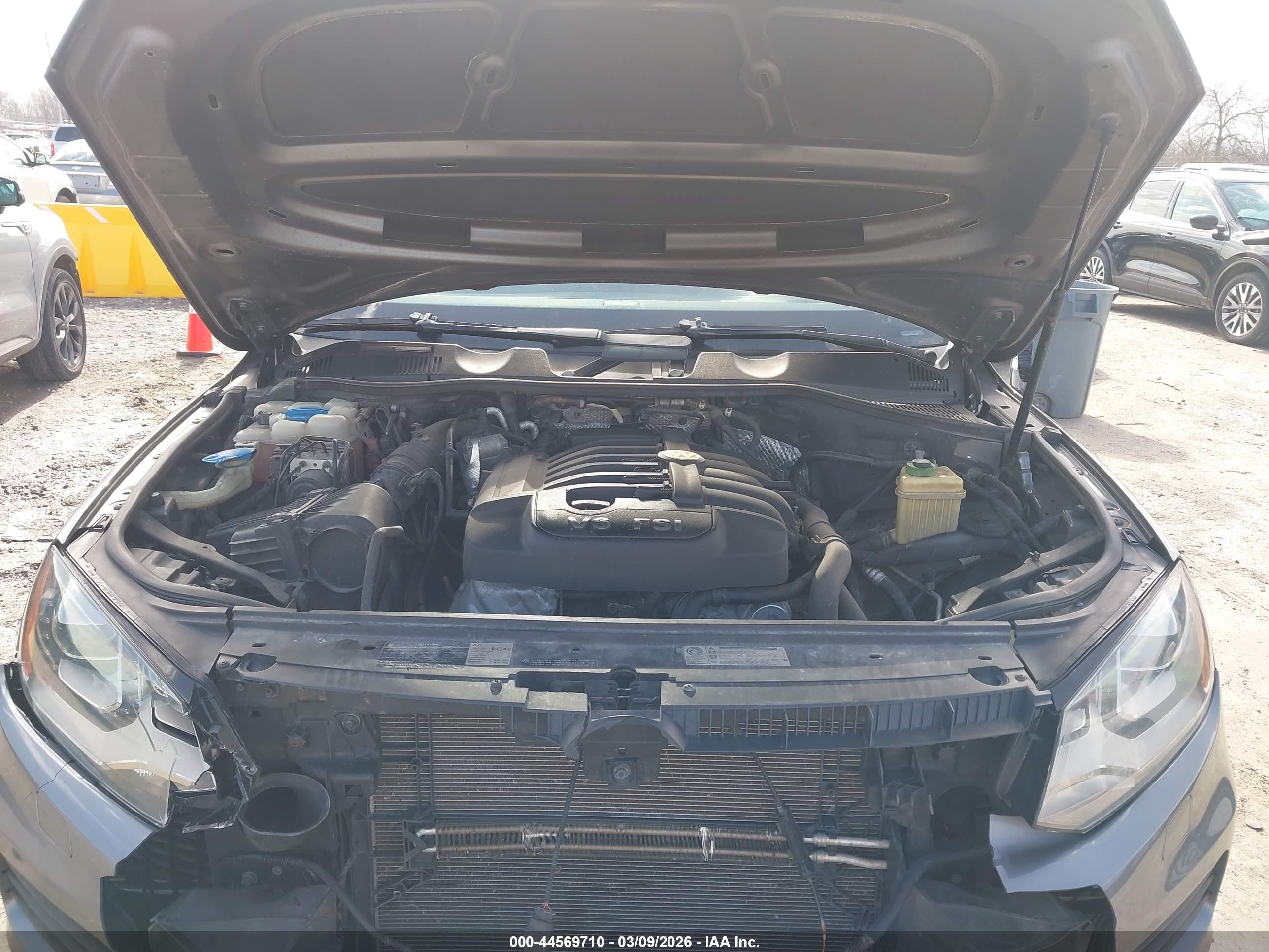 VOLKSWAGEN TOUAREG image 10