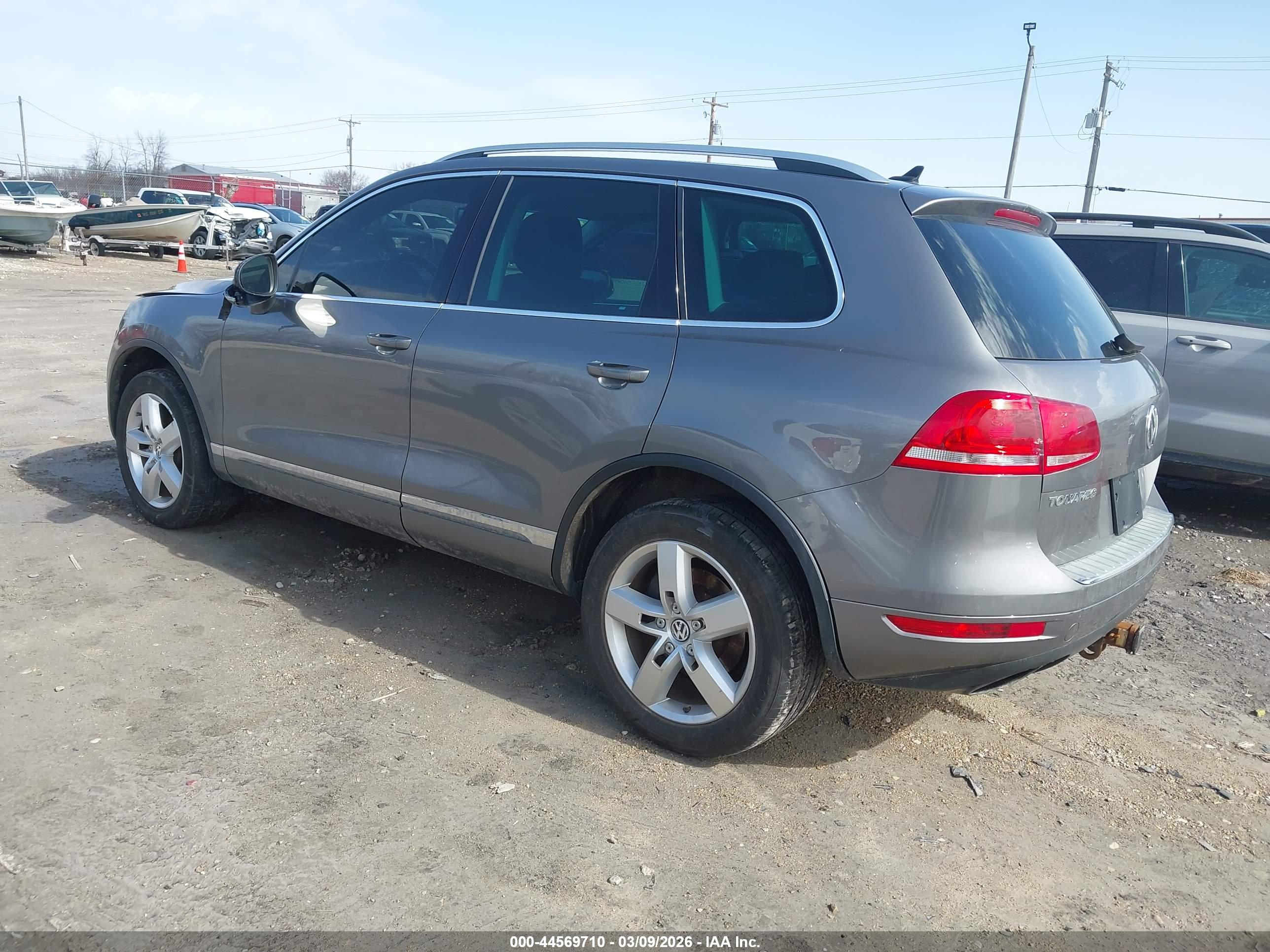 VOLKSWAGEN TOUAREG image 3