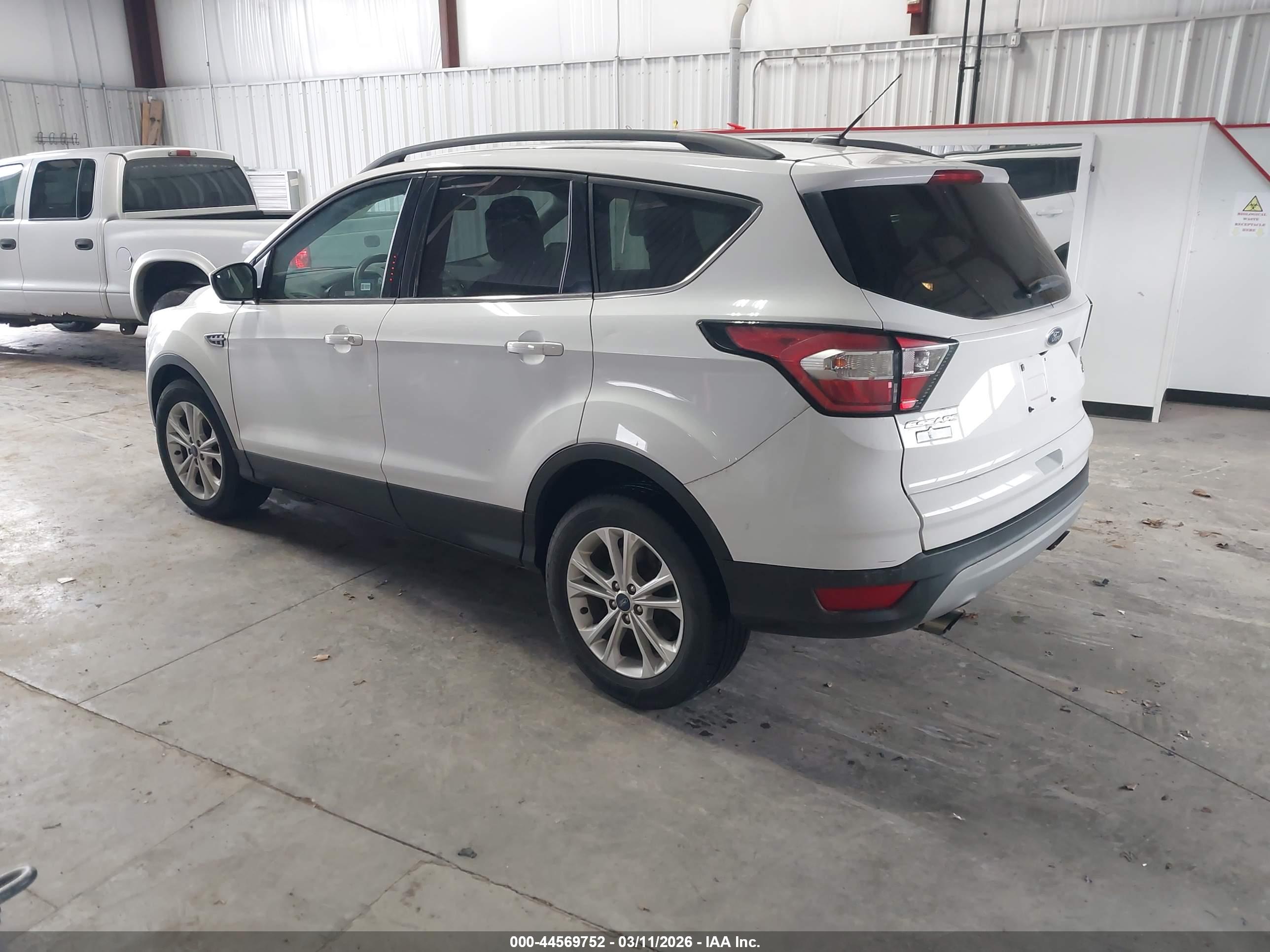 FORD ESCAPE image 3