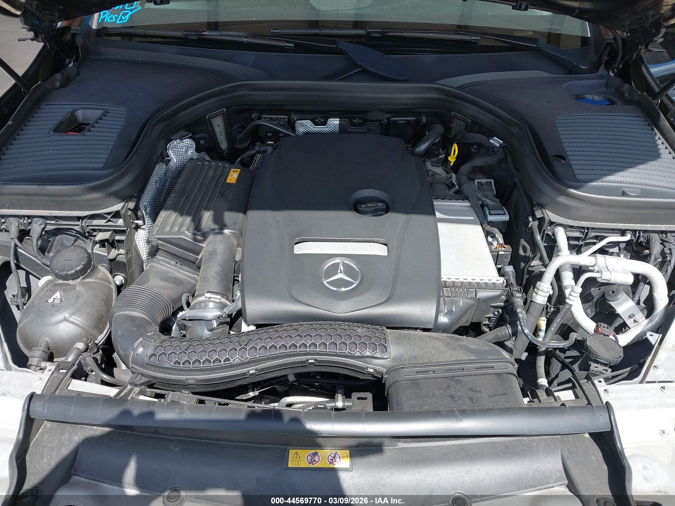 MERCEDES-BENZ GLC image 10