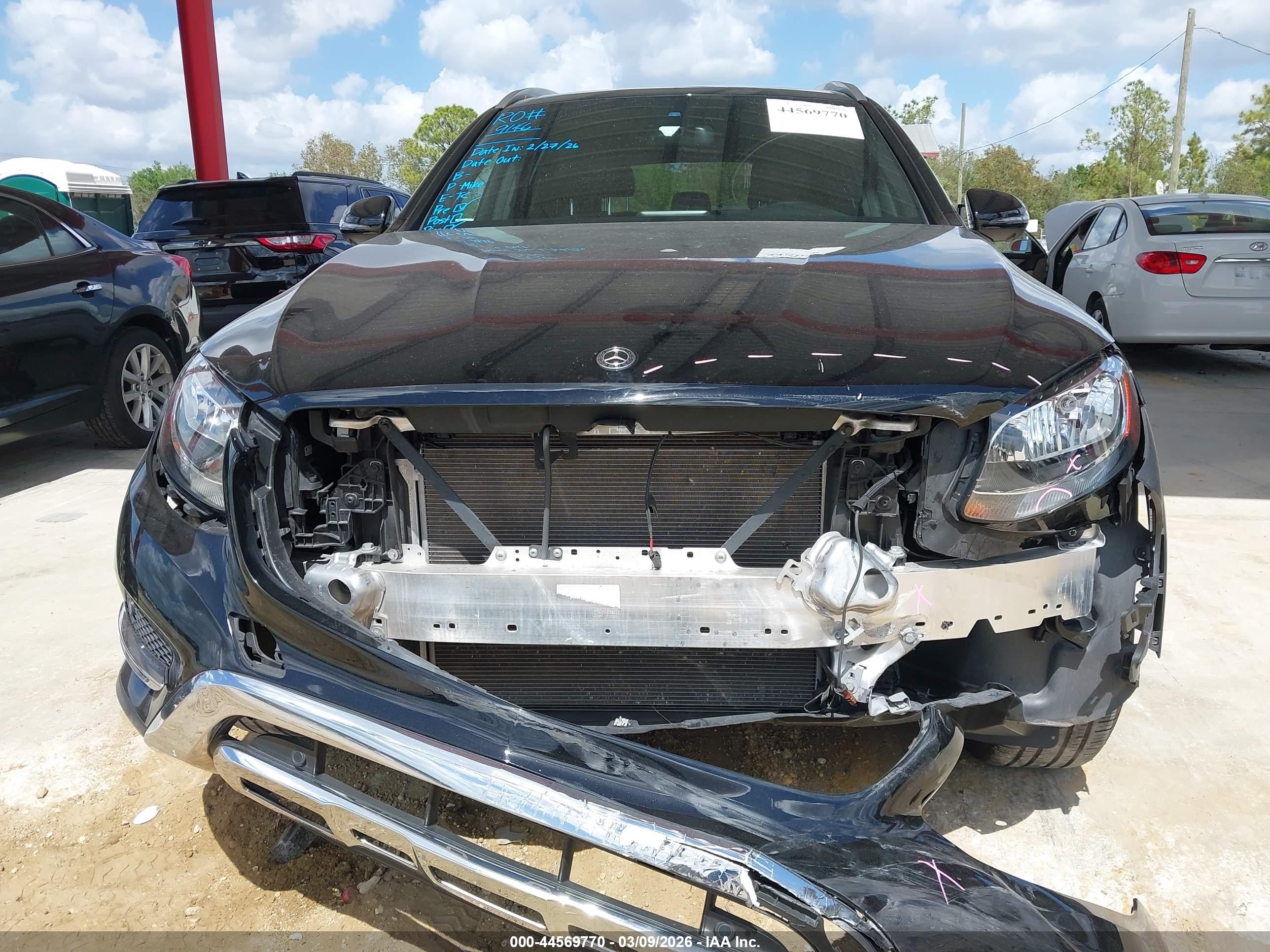 MERCEDES-BENZ GLC image 6