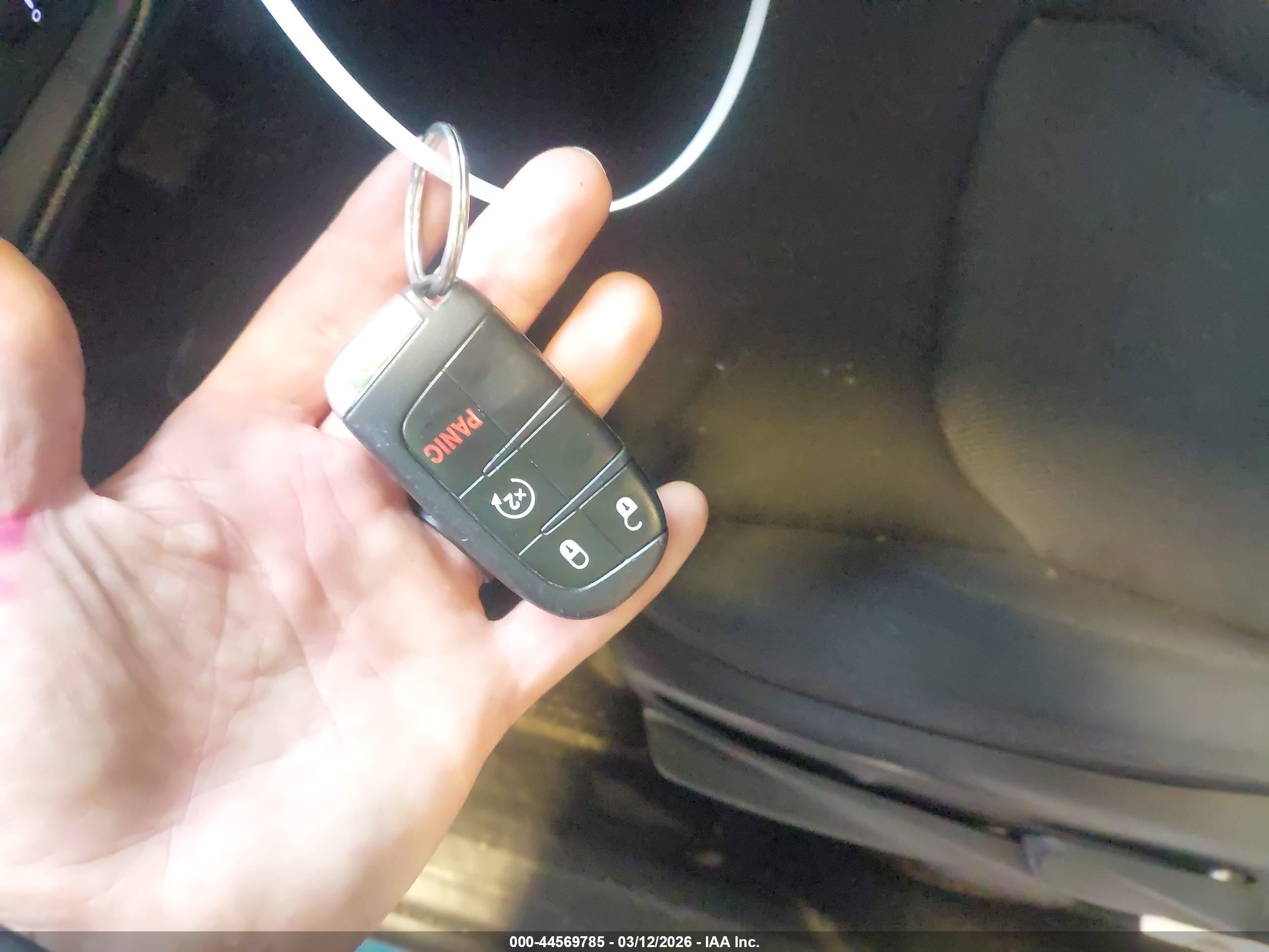 JEEP RENEGADE image 11