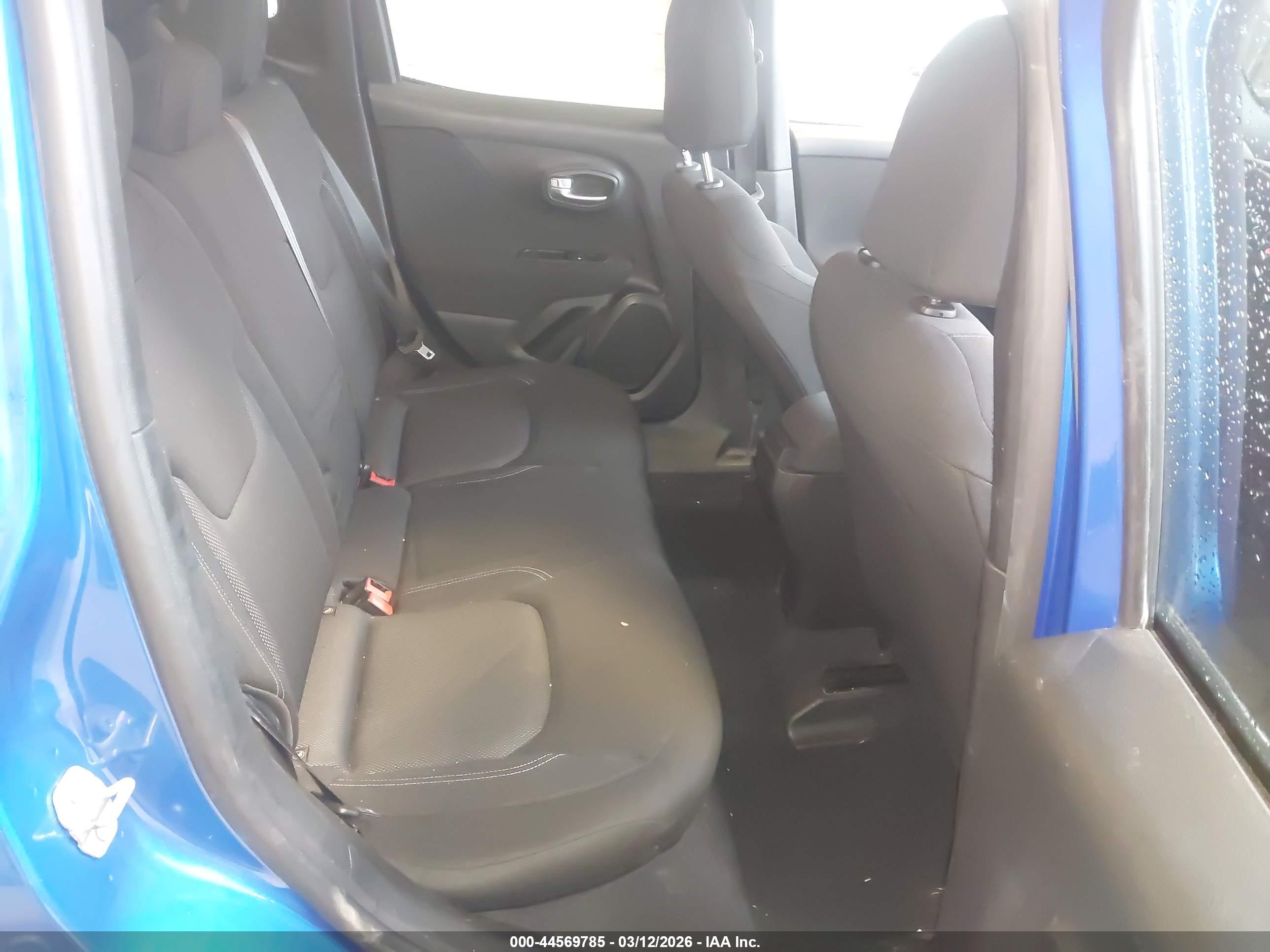 JEEP RENEGADE image 8
