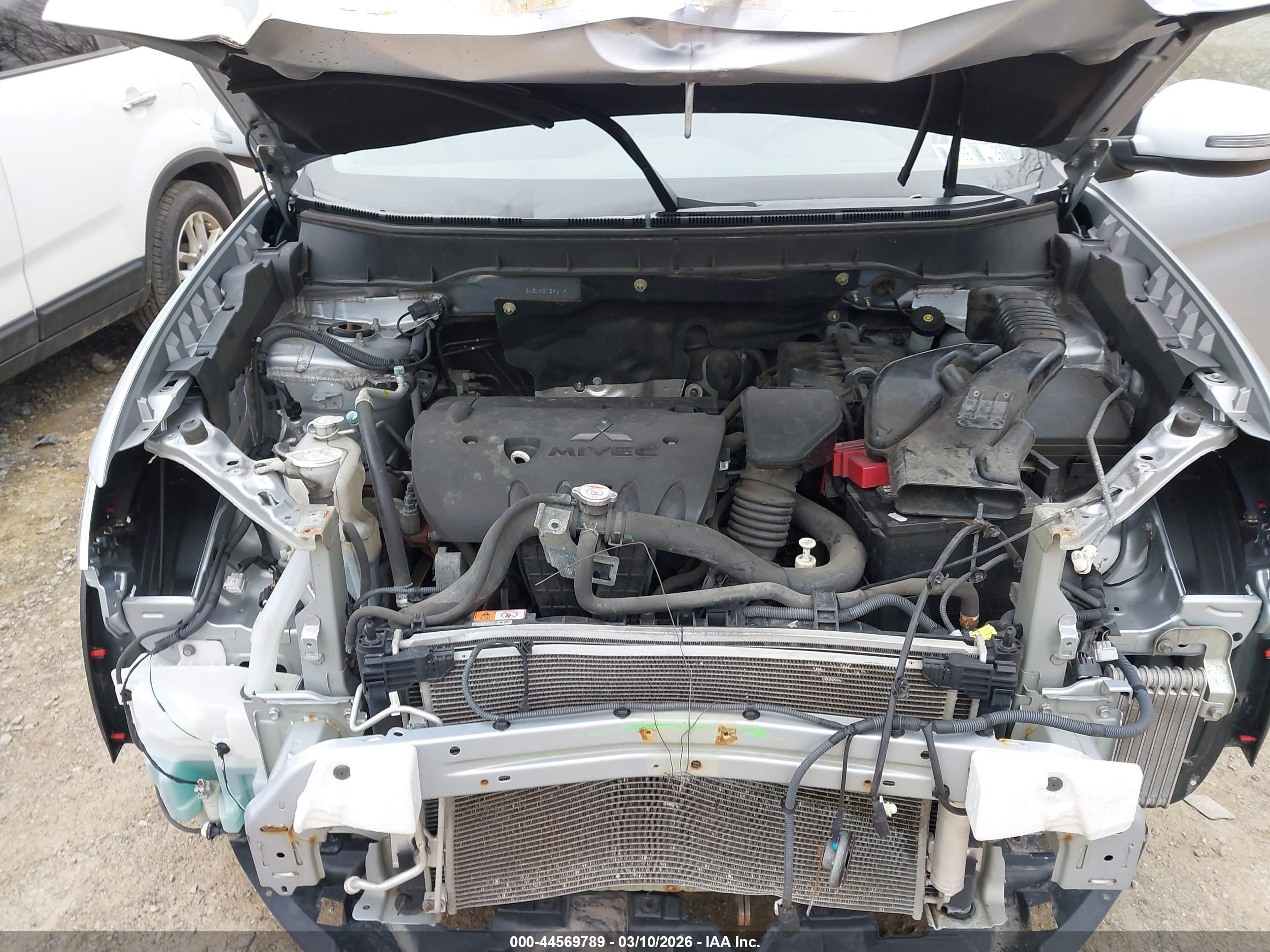 MITSUBISHI OUTLANDER image 10