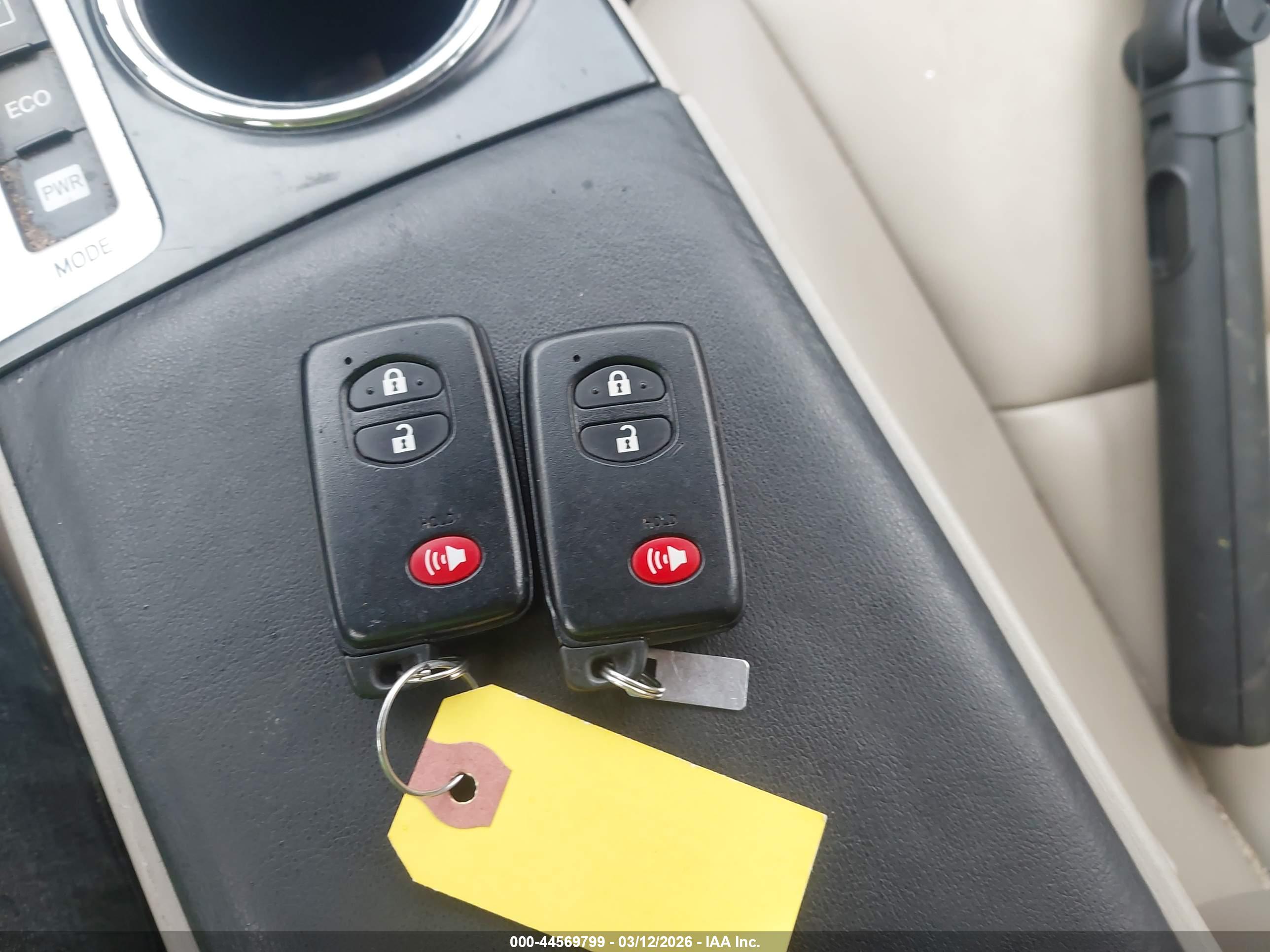 TOYOTA PRIUS image 11