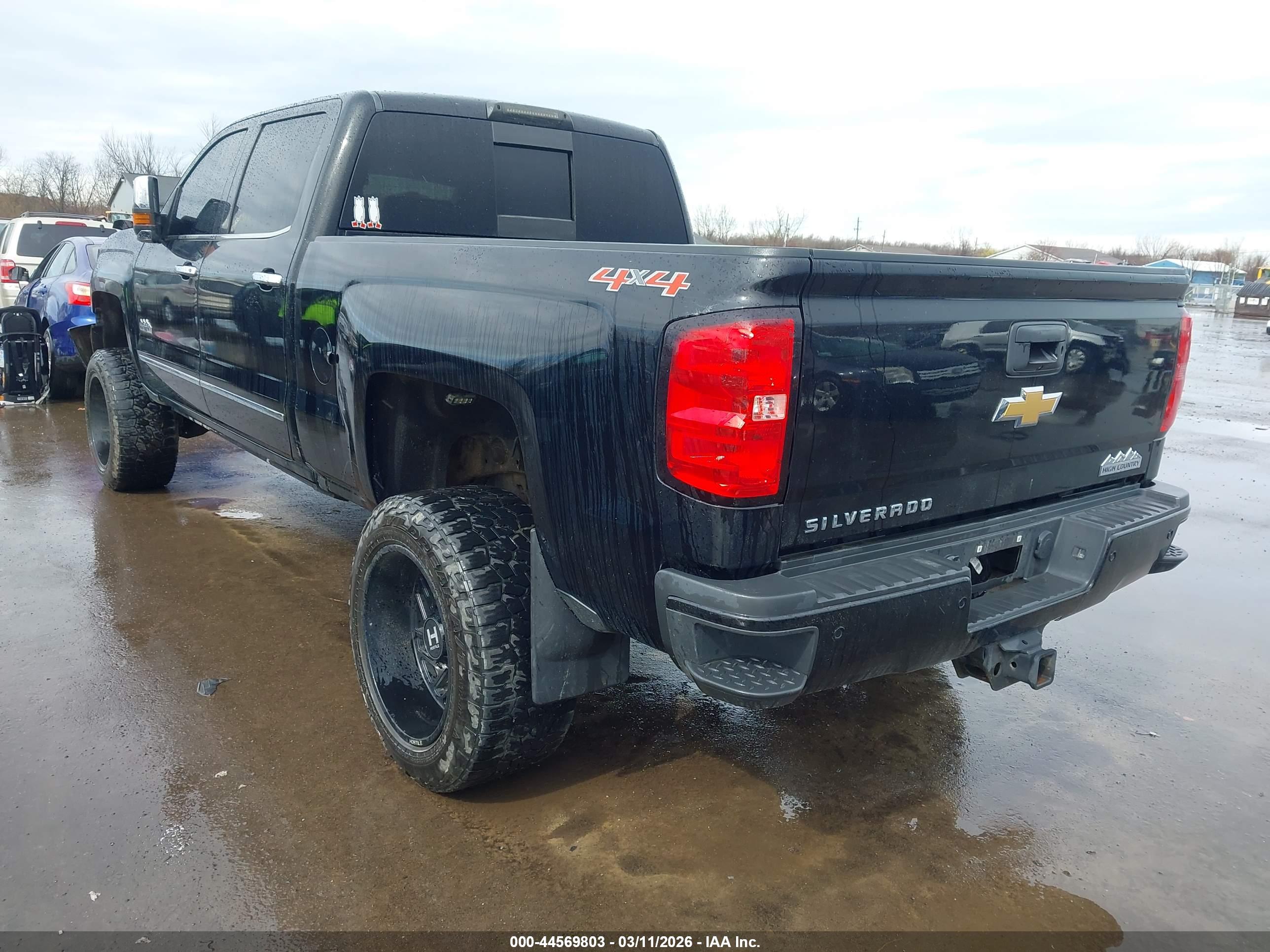 CHEVROLET SILVERADO image 3