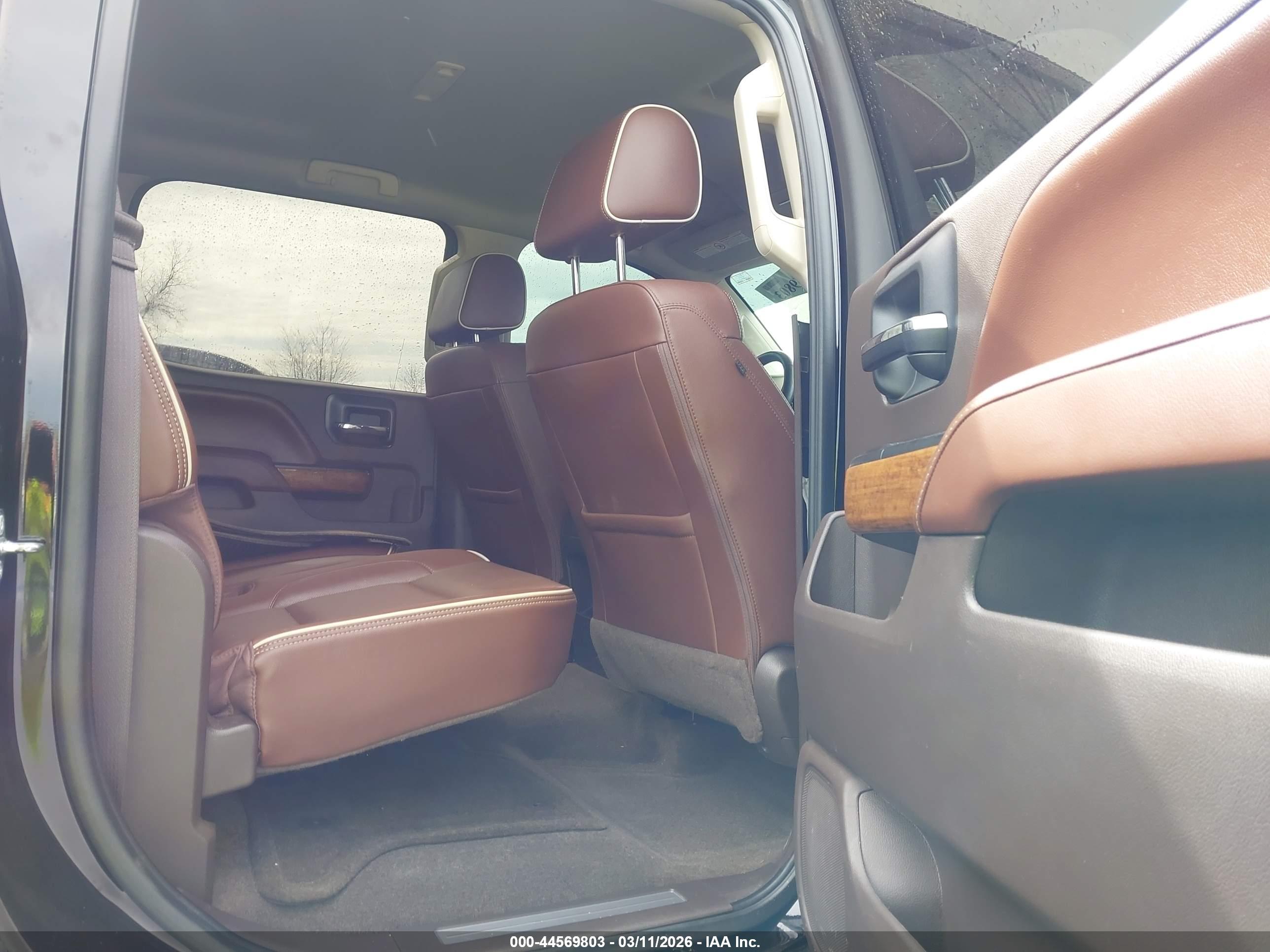 CHEVROLET SILVERADO image 8