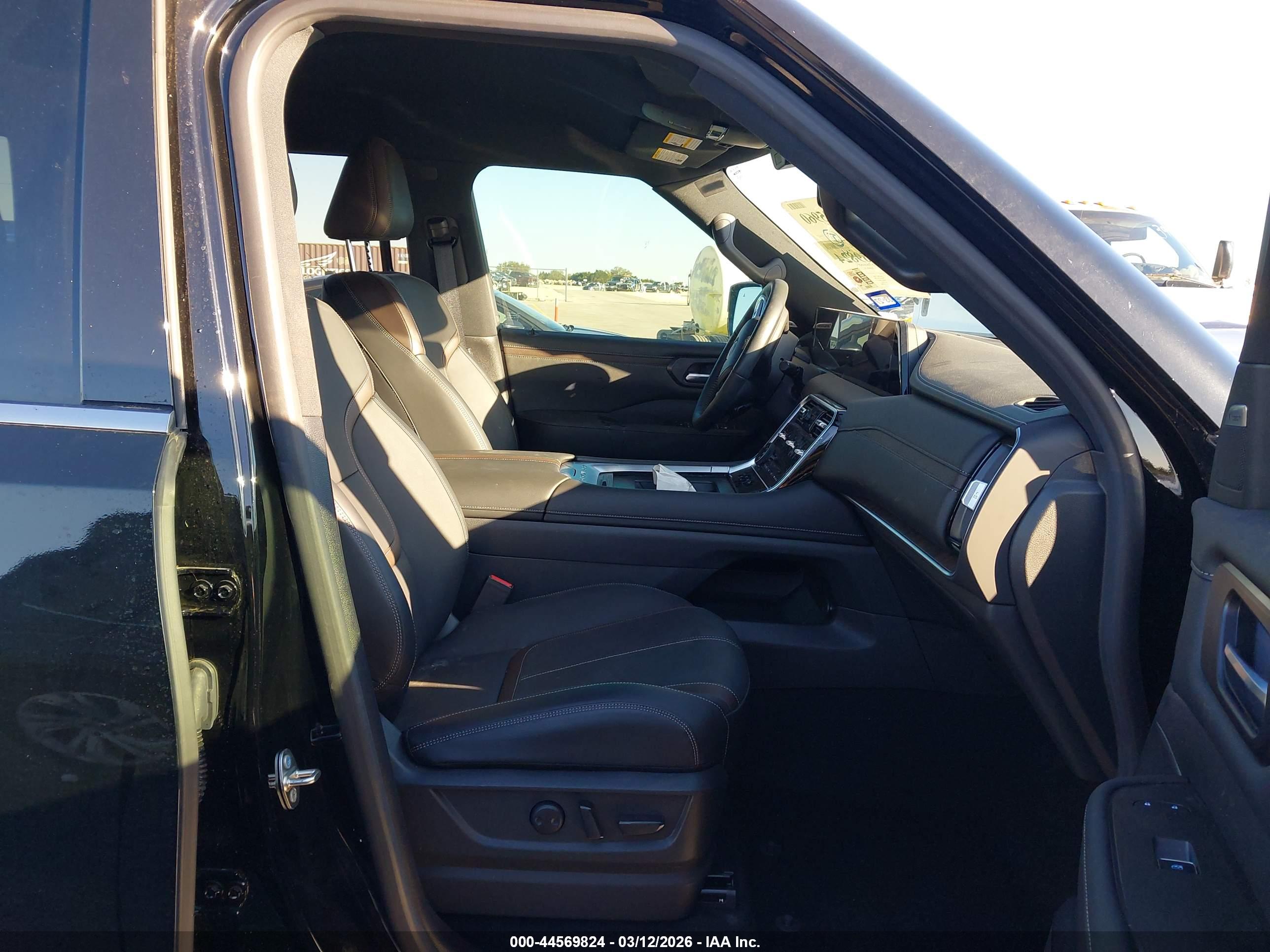 NISSAN ARMADA image 5