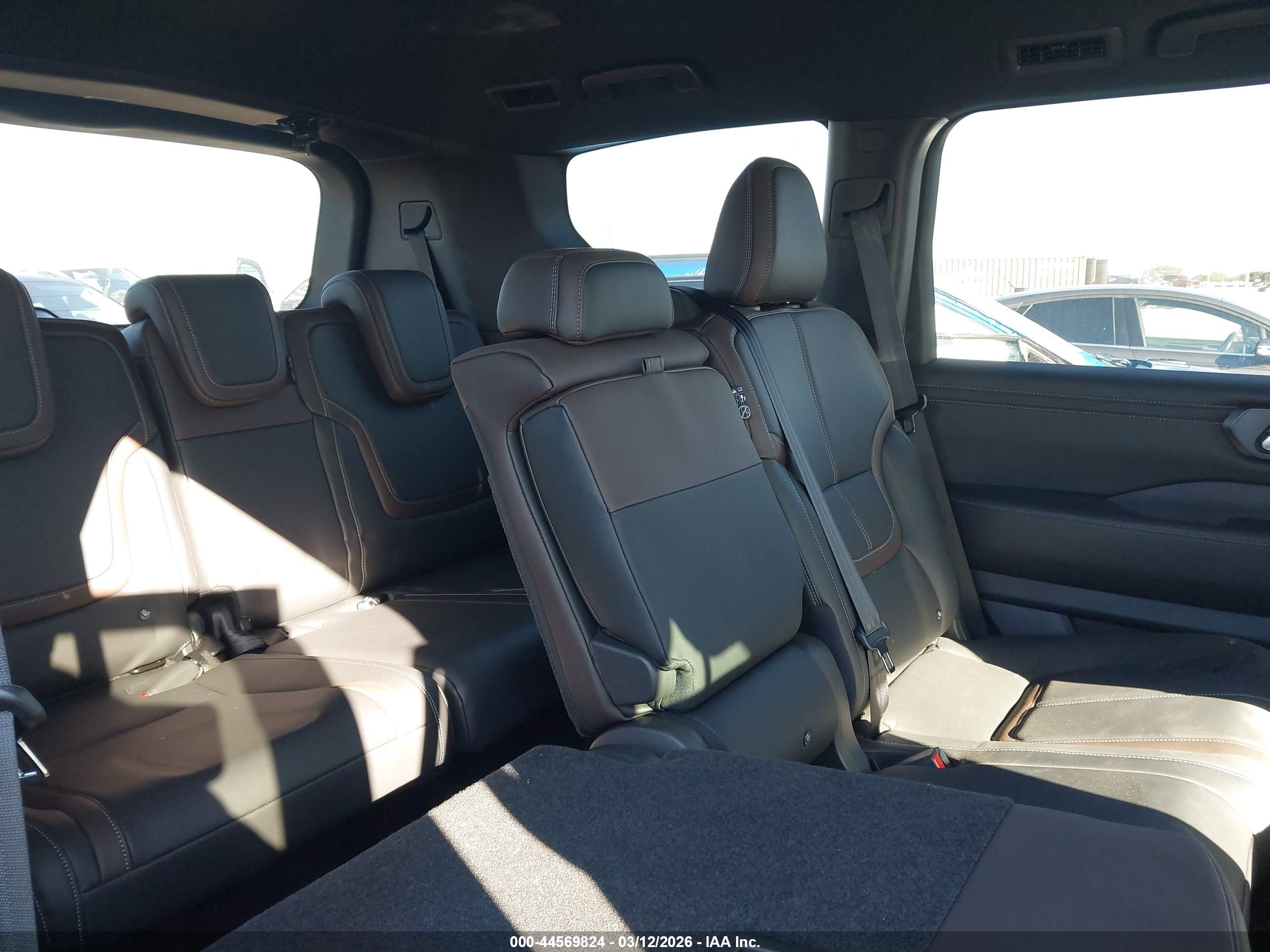 NISSAN ARMADA image 8