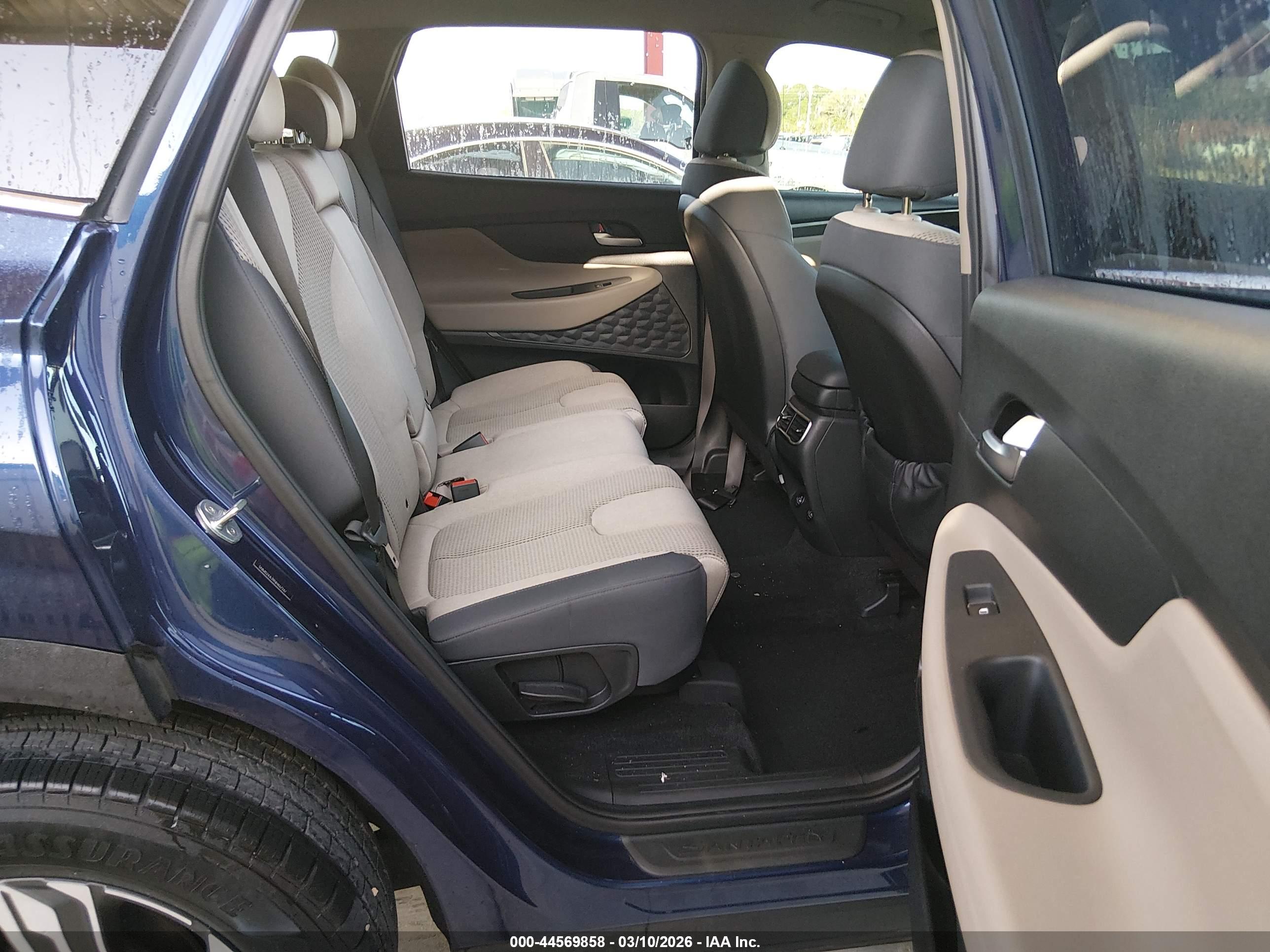 HYUNDAI SANTA image 8