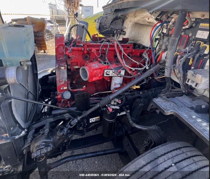 PETERBILT 579 image 10