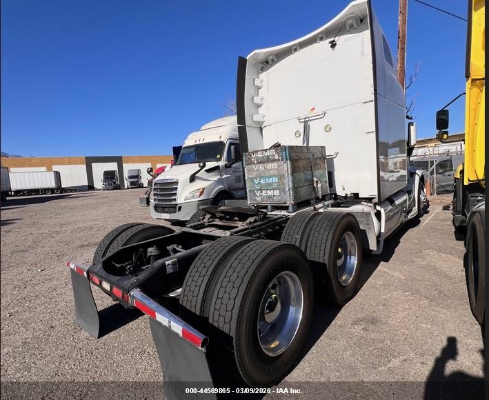 PETERBILT 579 image 4