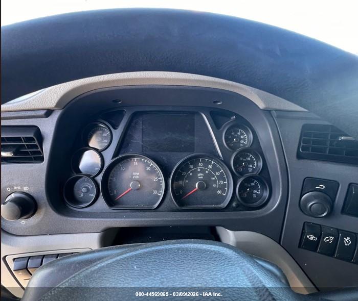 PETERBILT 579 image 6