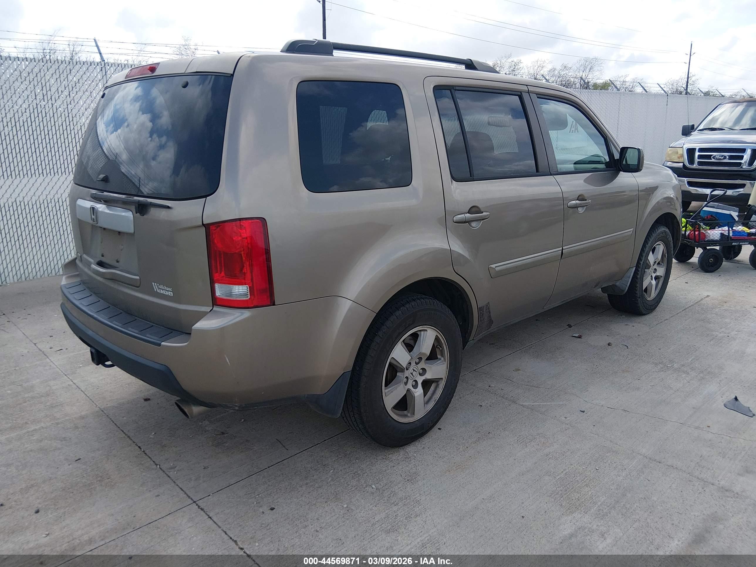 HONDA PILOT image 4