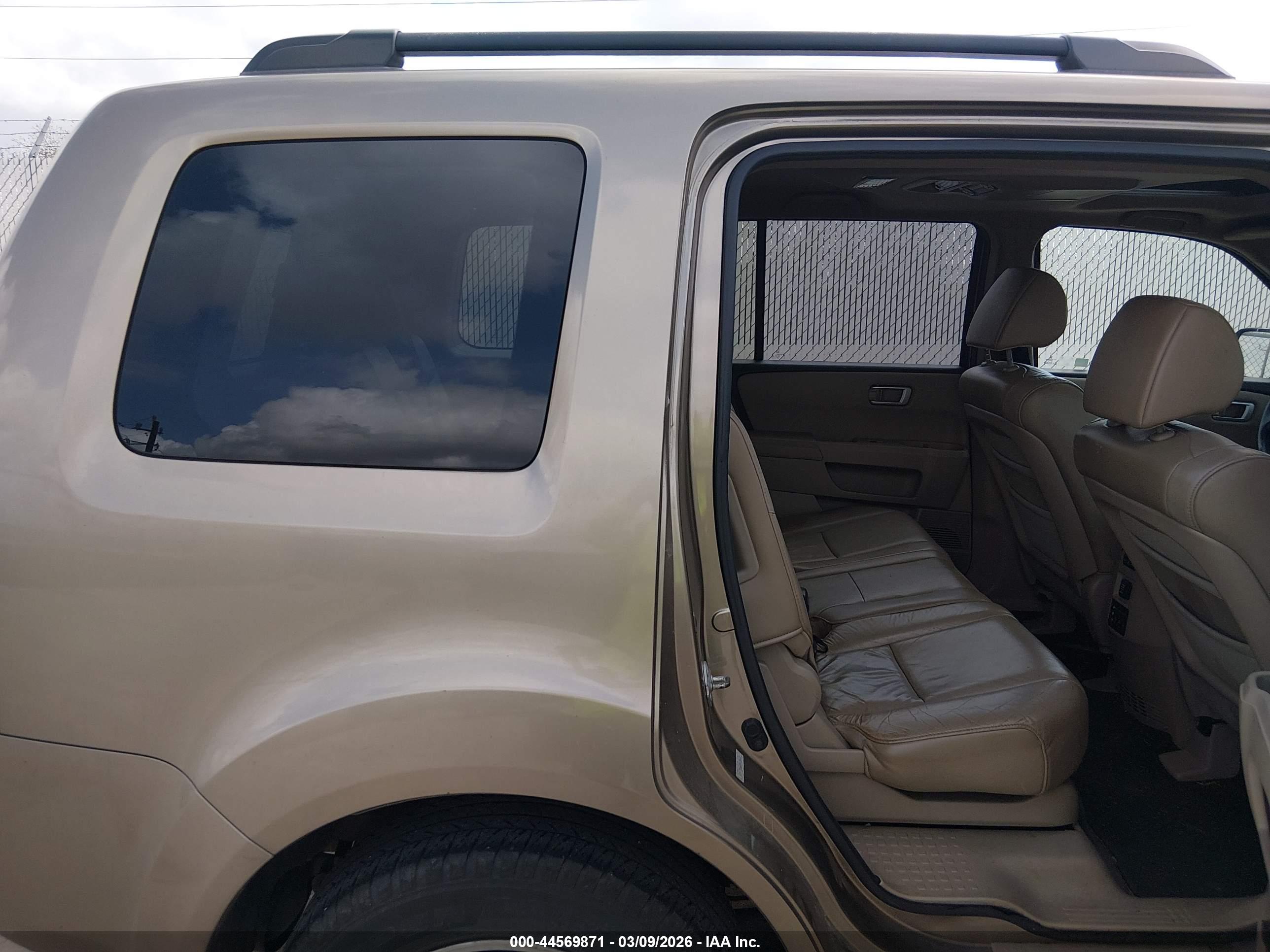 HONDA PILOT image 8