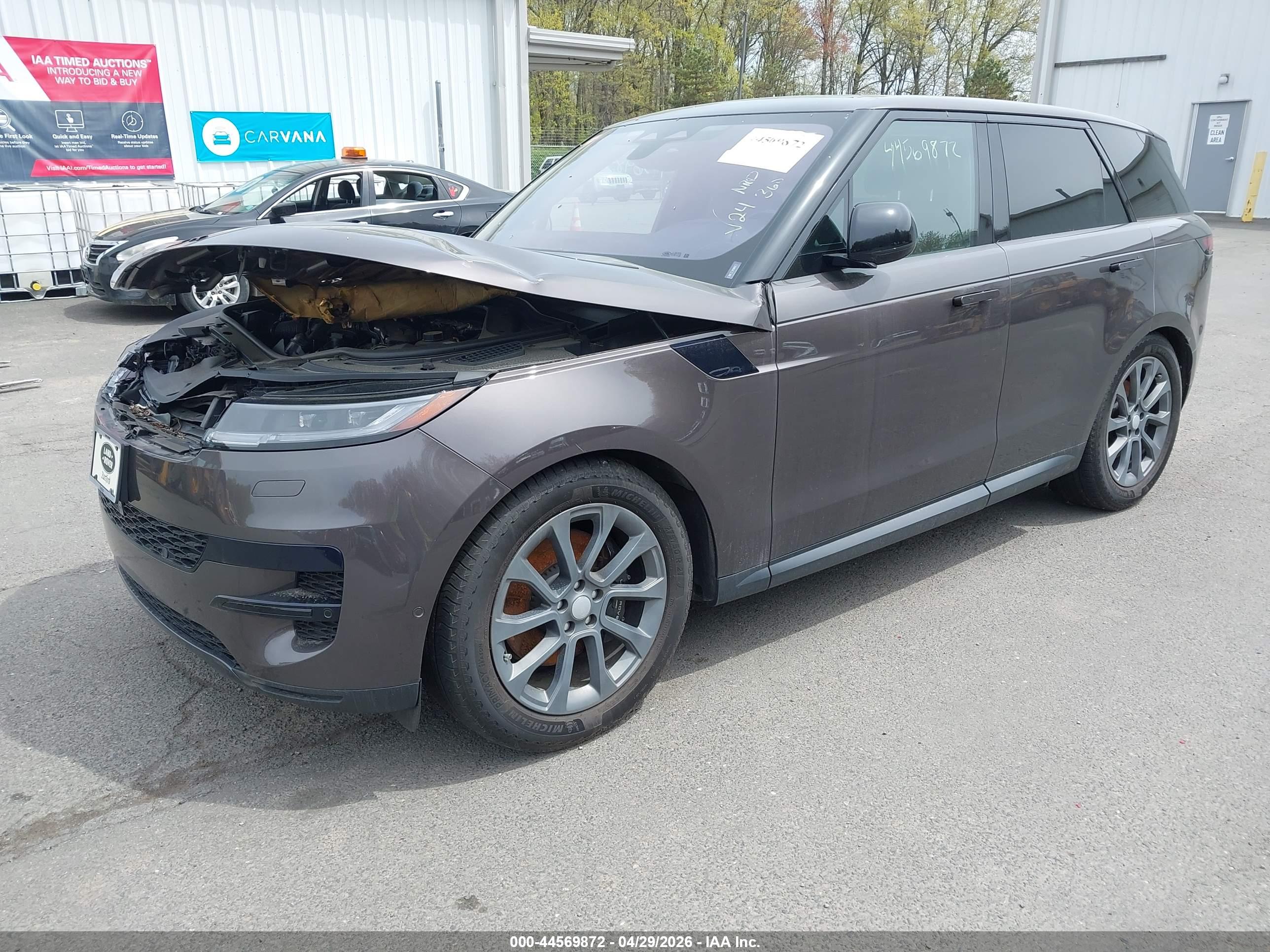 LAND ROVER image 2