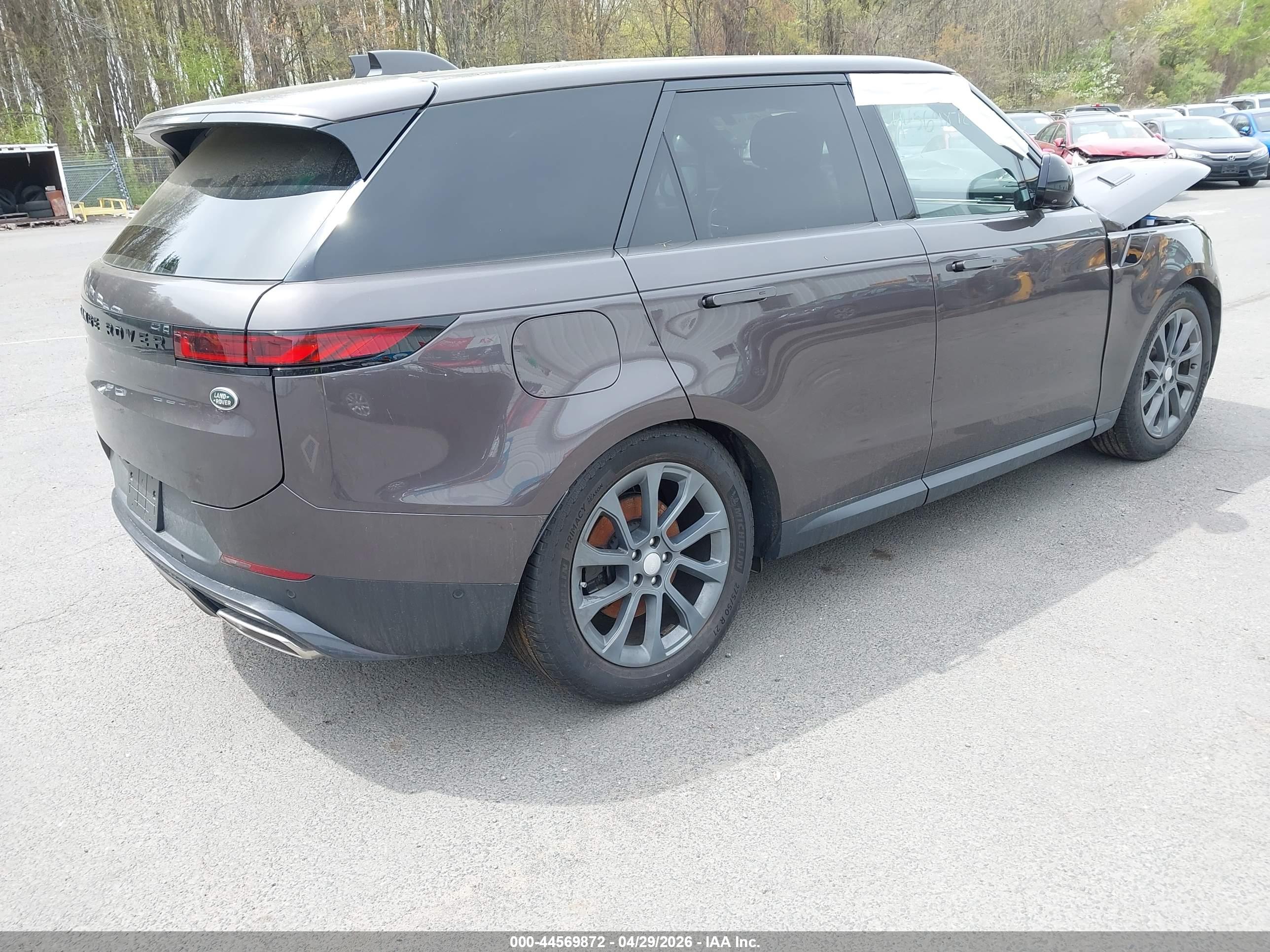 LAND ROVER image 4