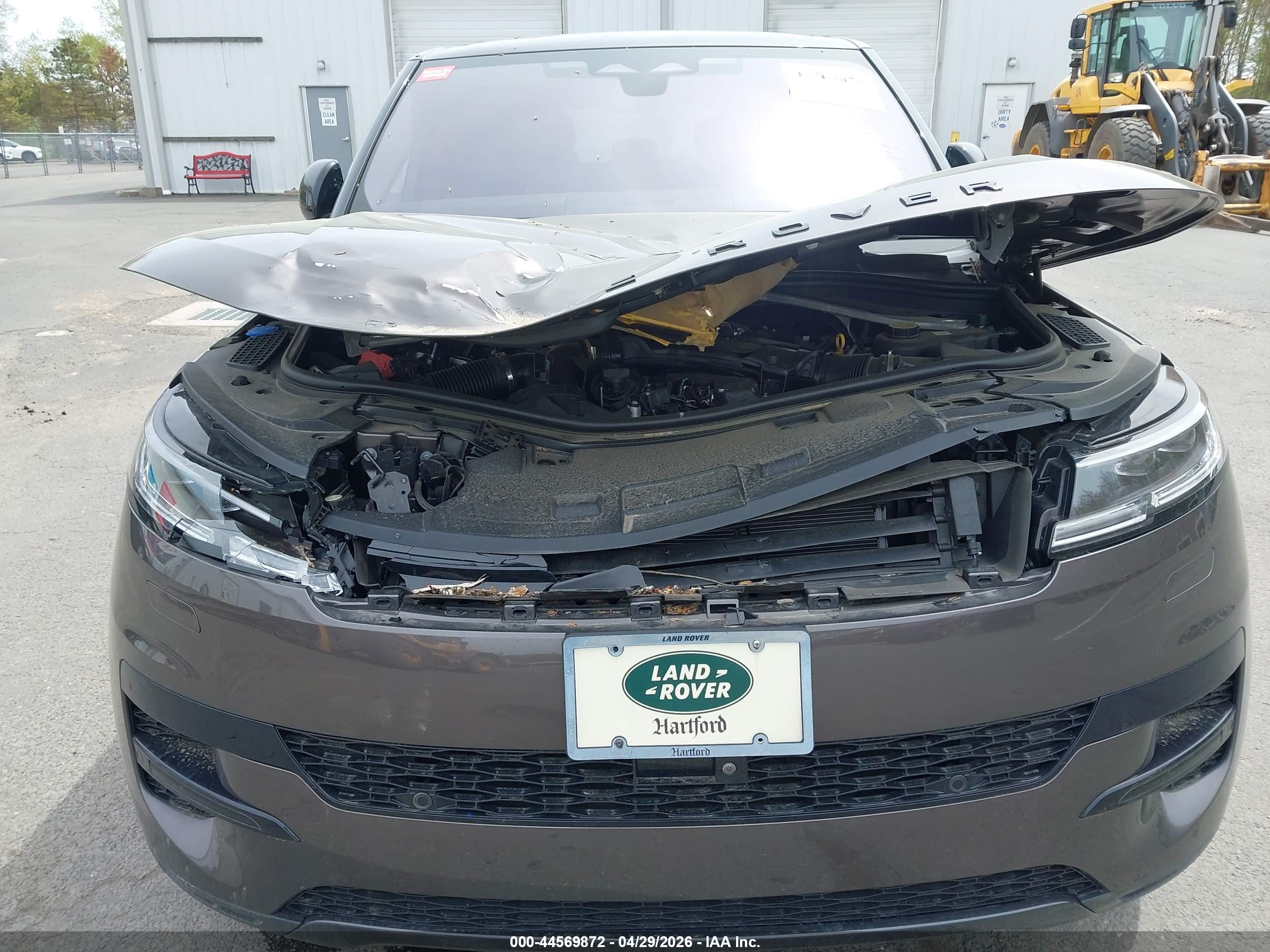 LAND ROVER image 6