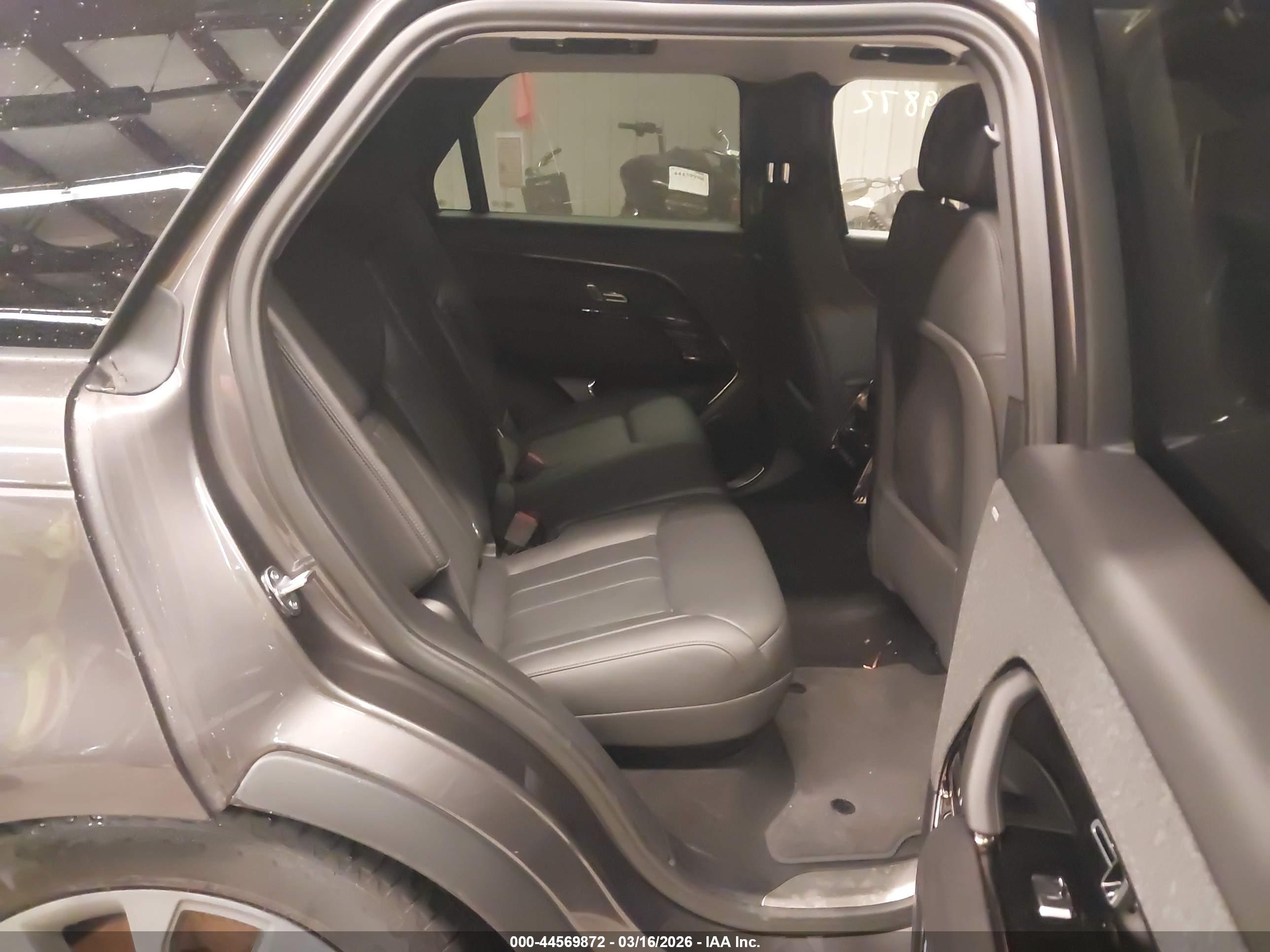 LAND ROVER image 8