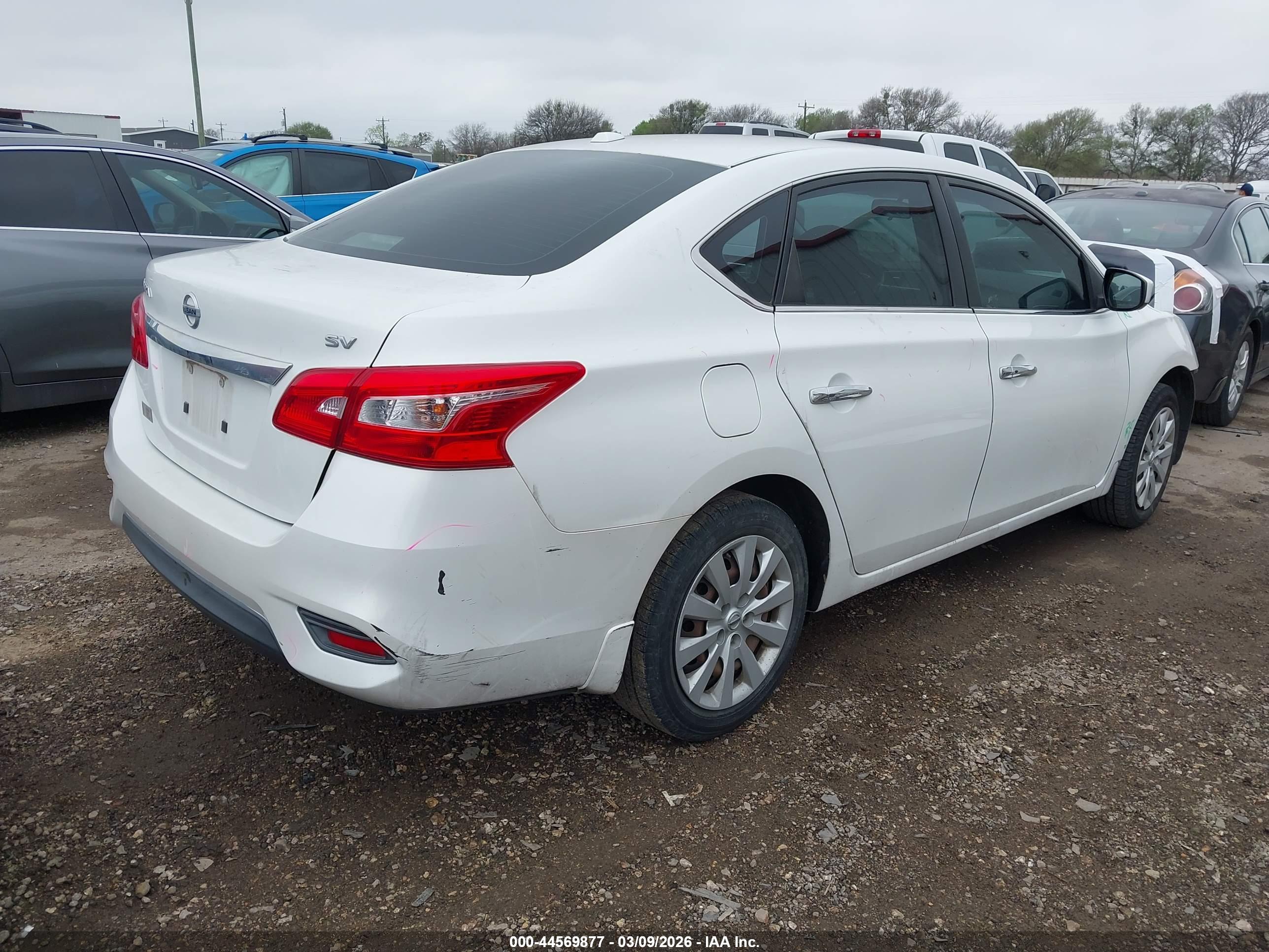 NISSAN SENTRA image 4