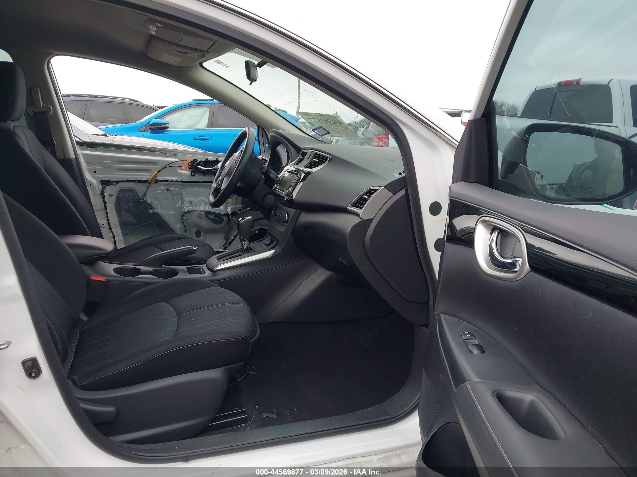 NISSAN SENTRA image 5