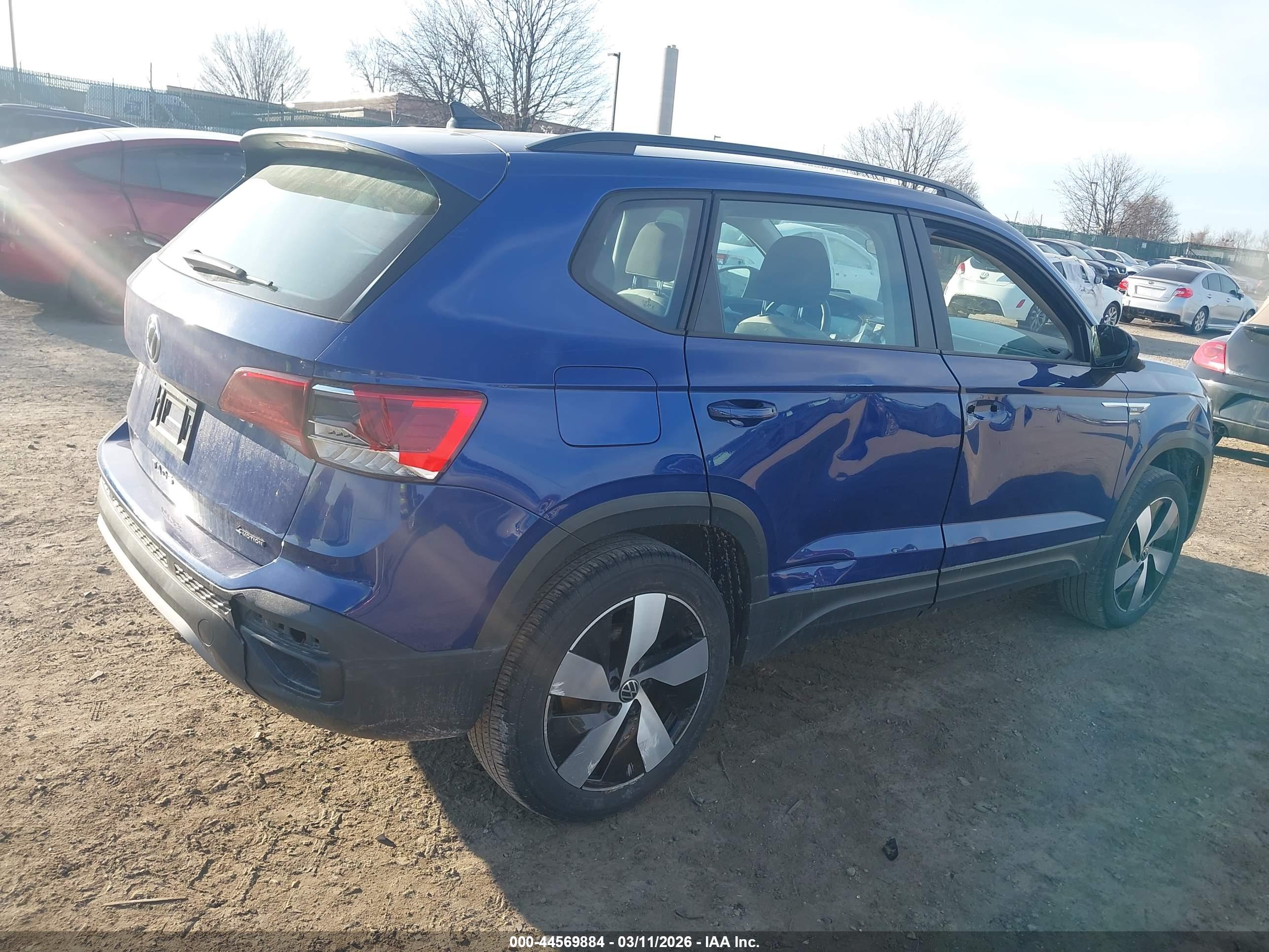 VOLKSWAGEN TAOS image 4