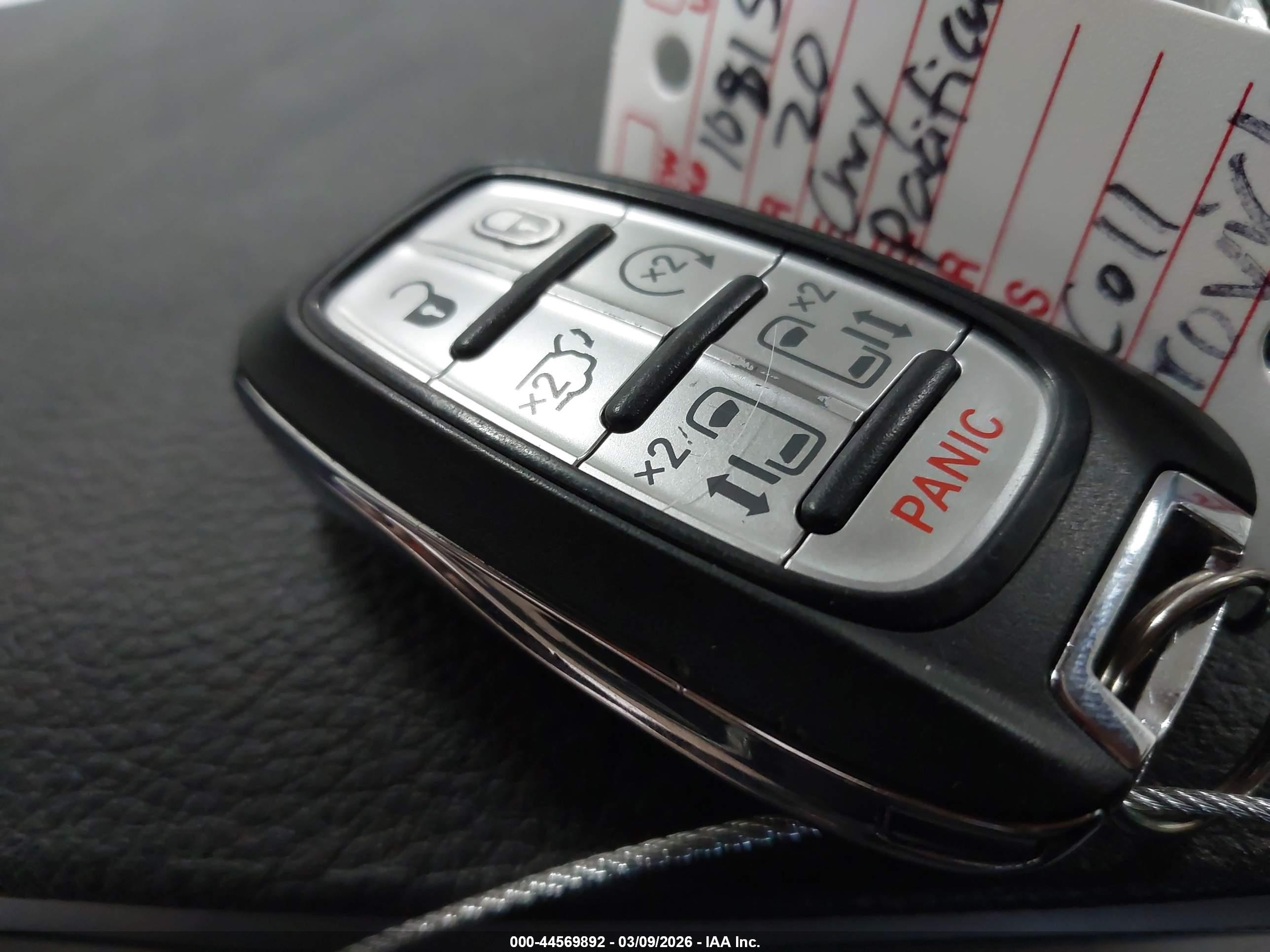 CHRYSLER PACIFICA image 11
