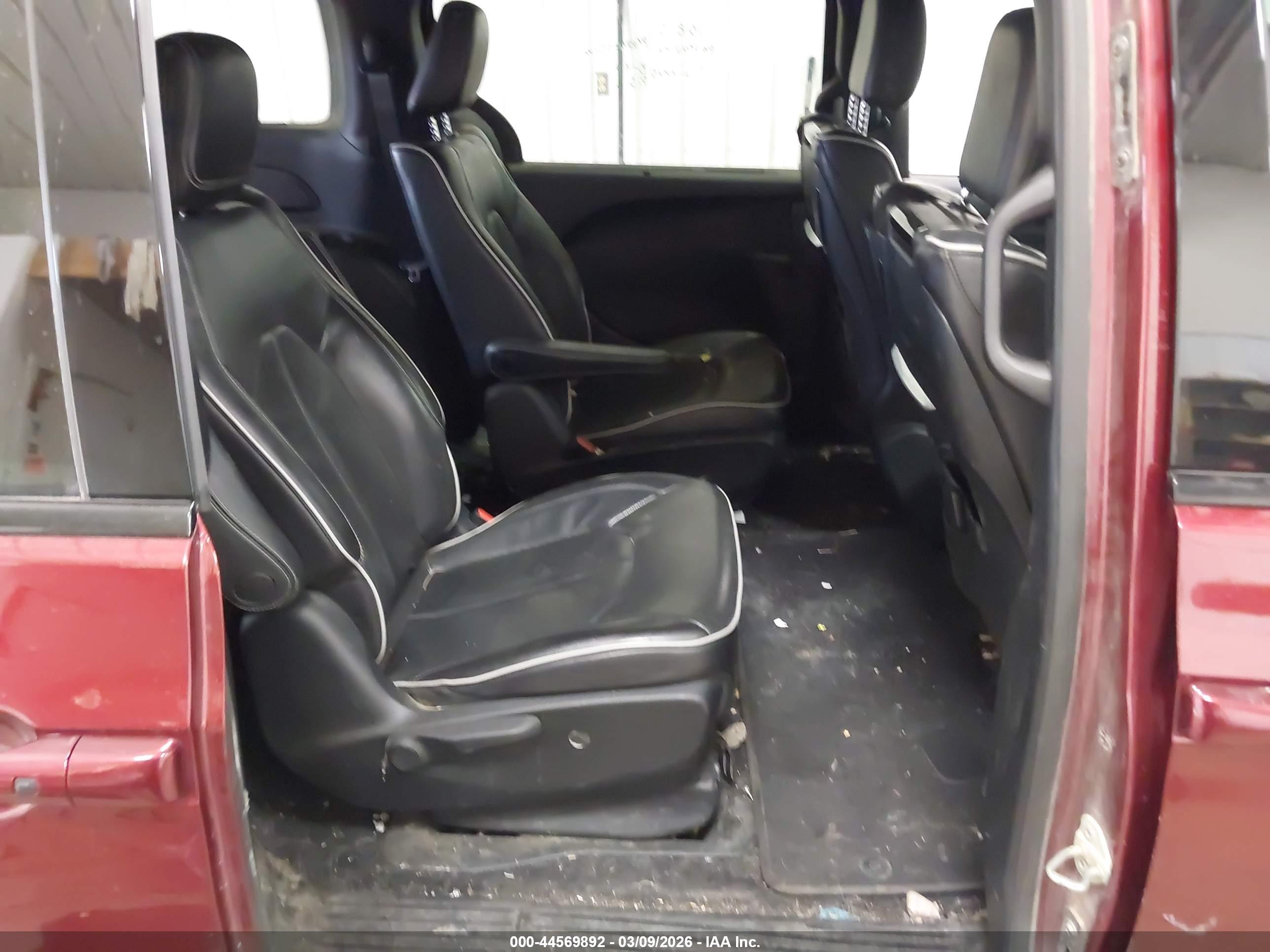 CHRYSLER PACIFICA image 8