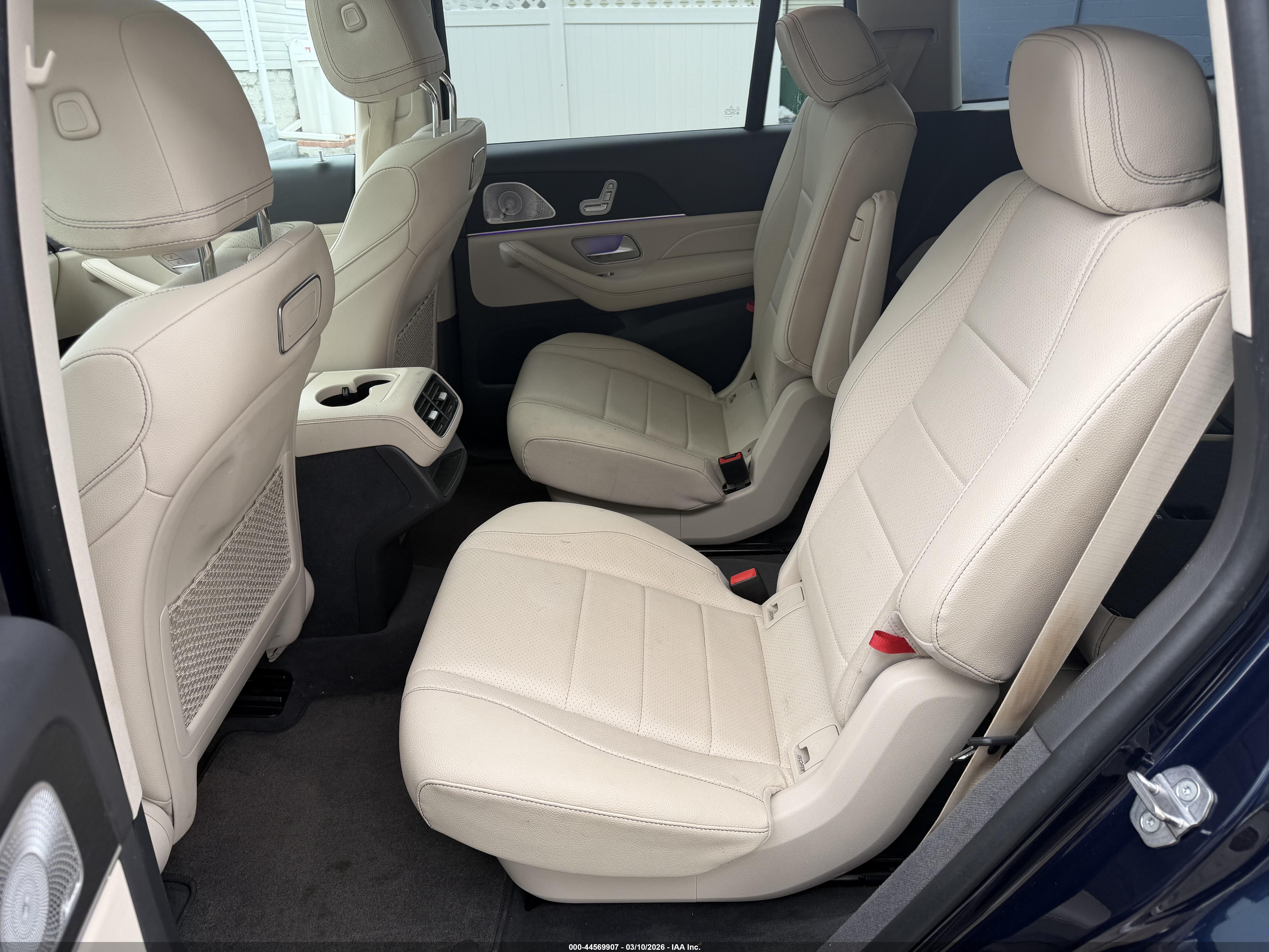 MERCEDES-BENZ GLS image 8