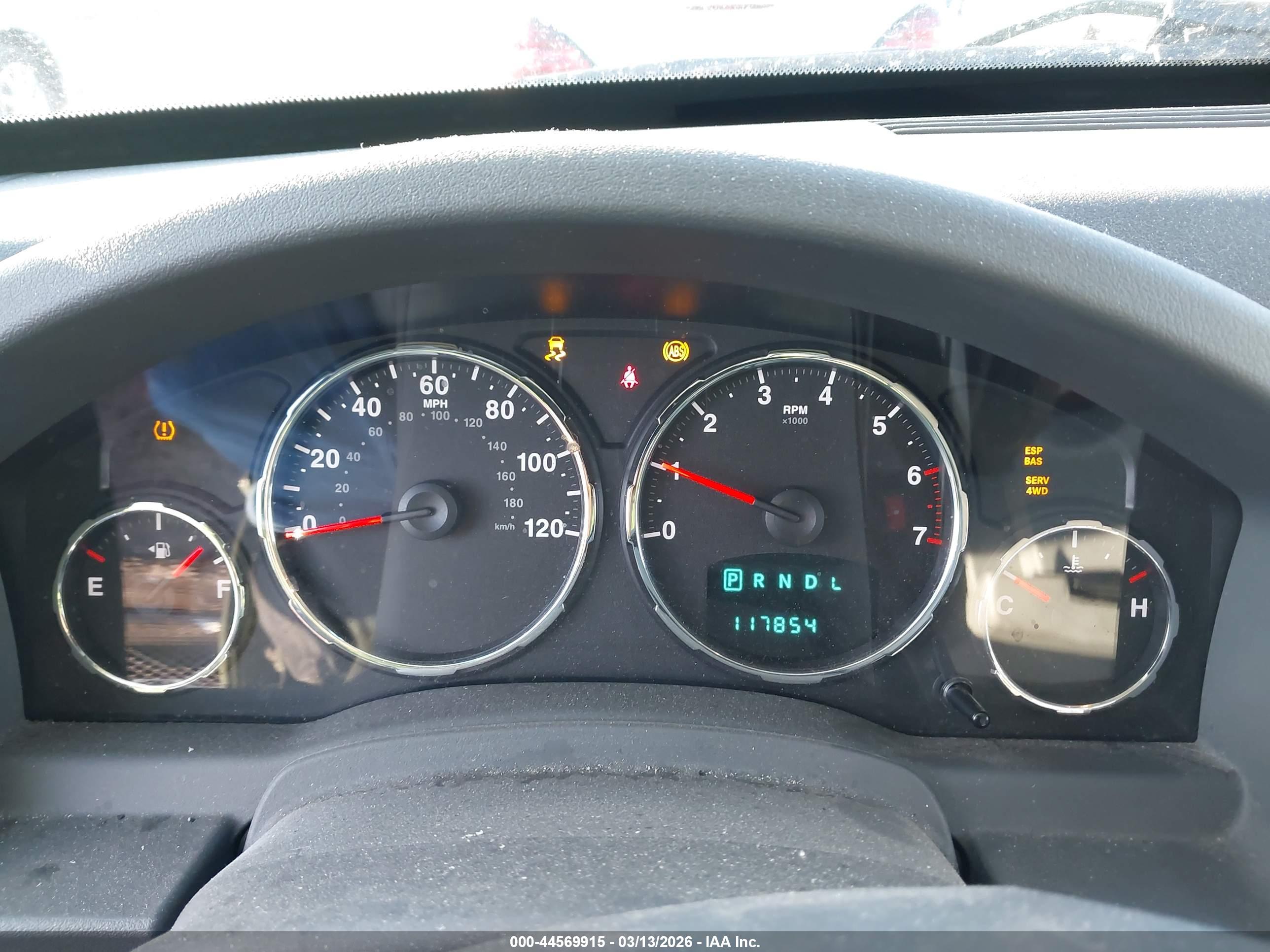 JEEP LIBERTY image 7