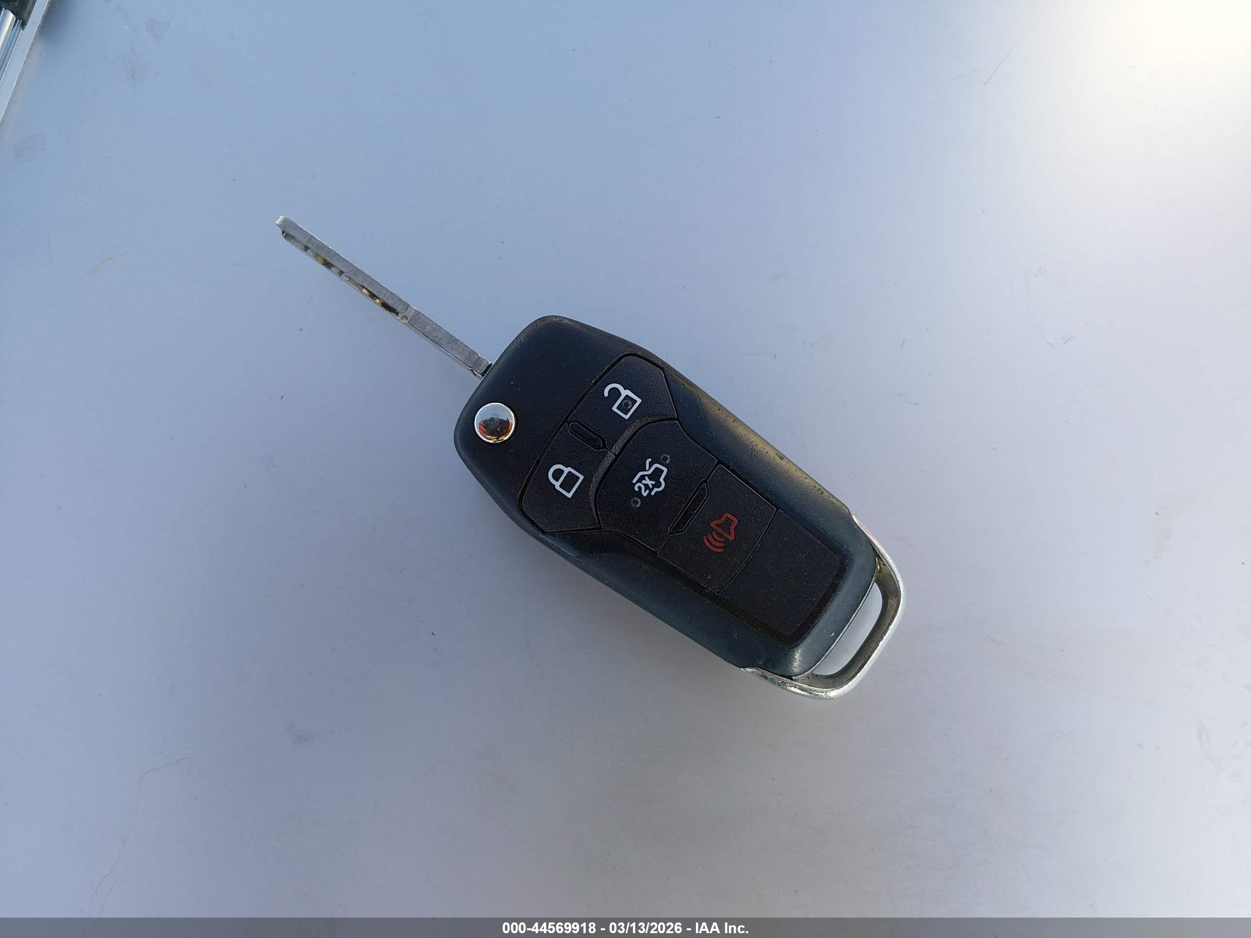FORD FUSION image 11
