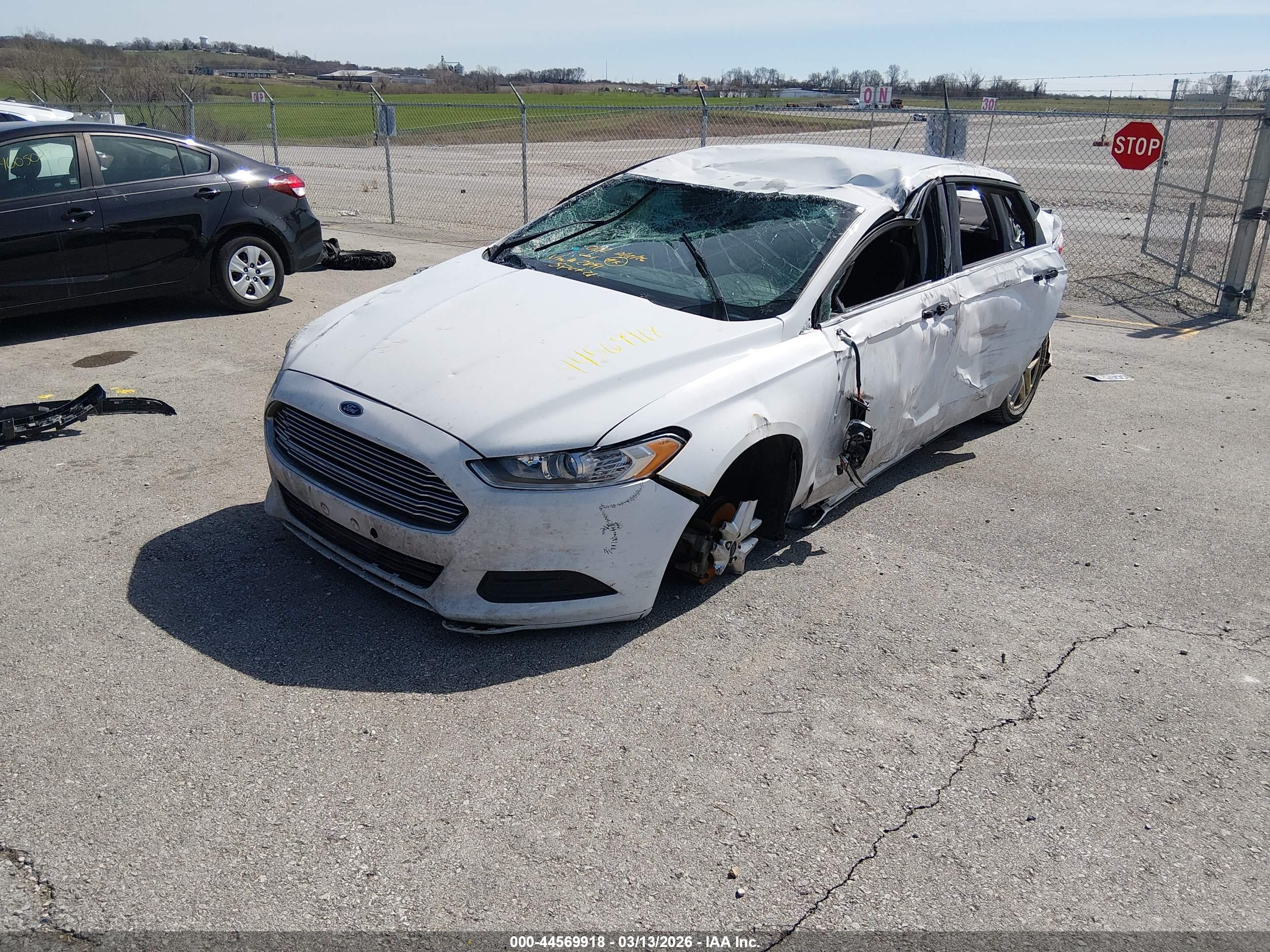FORD FUSION image 2