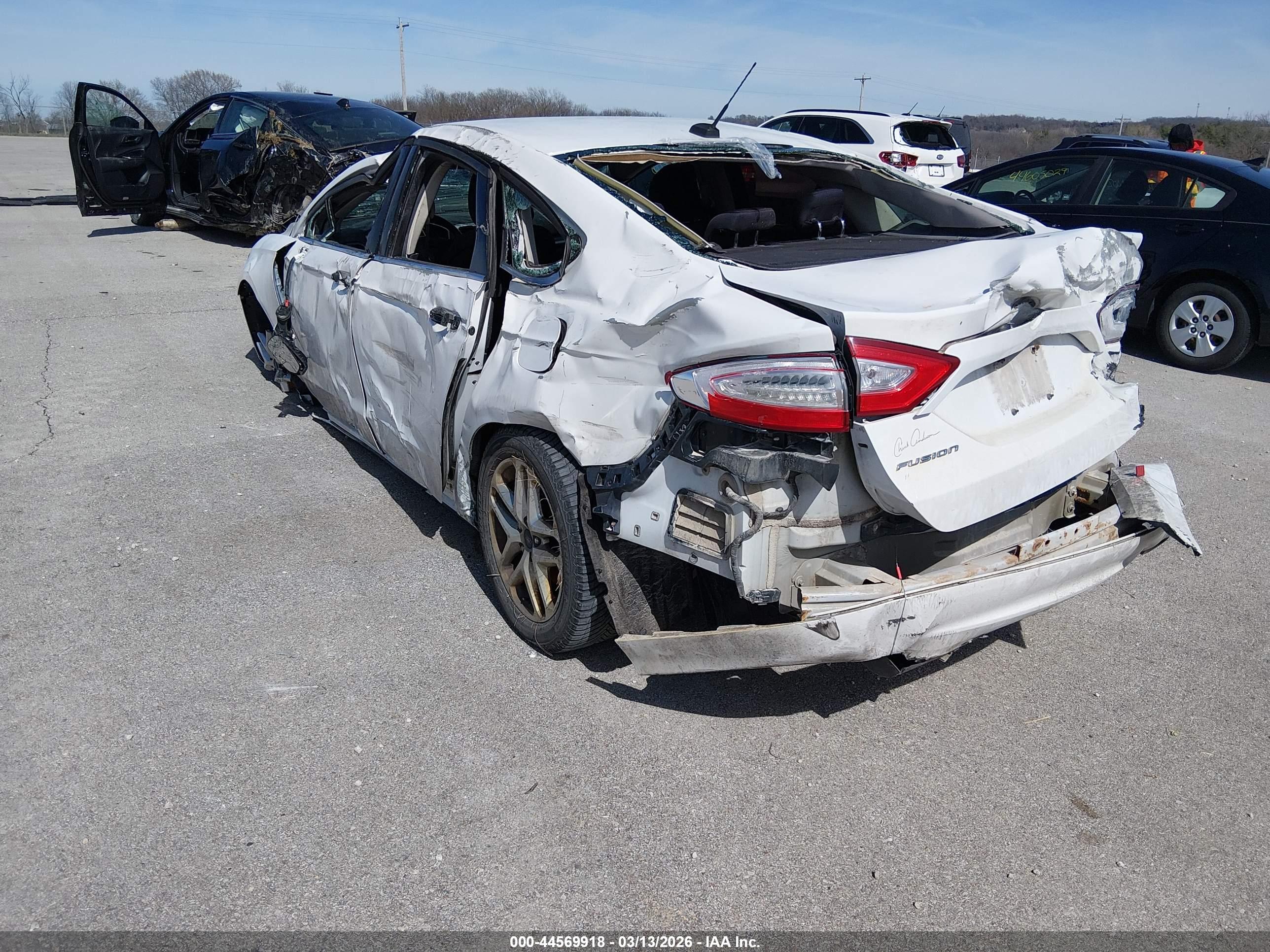 FORD FUSION image 3