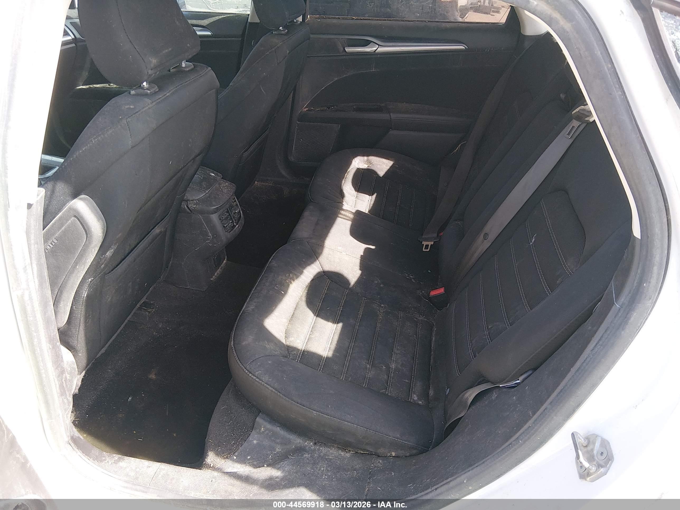 FORD FUSION image 8