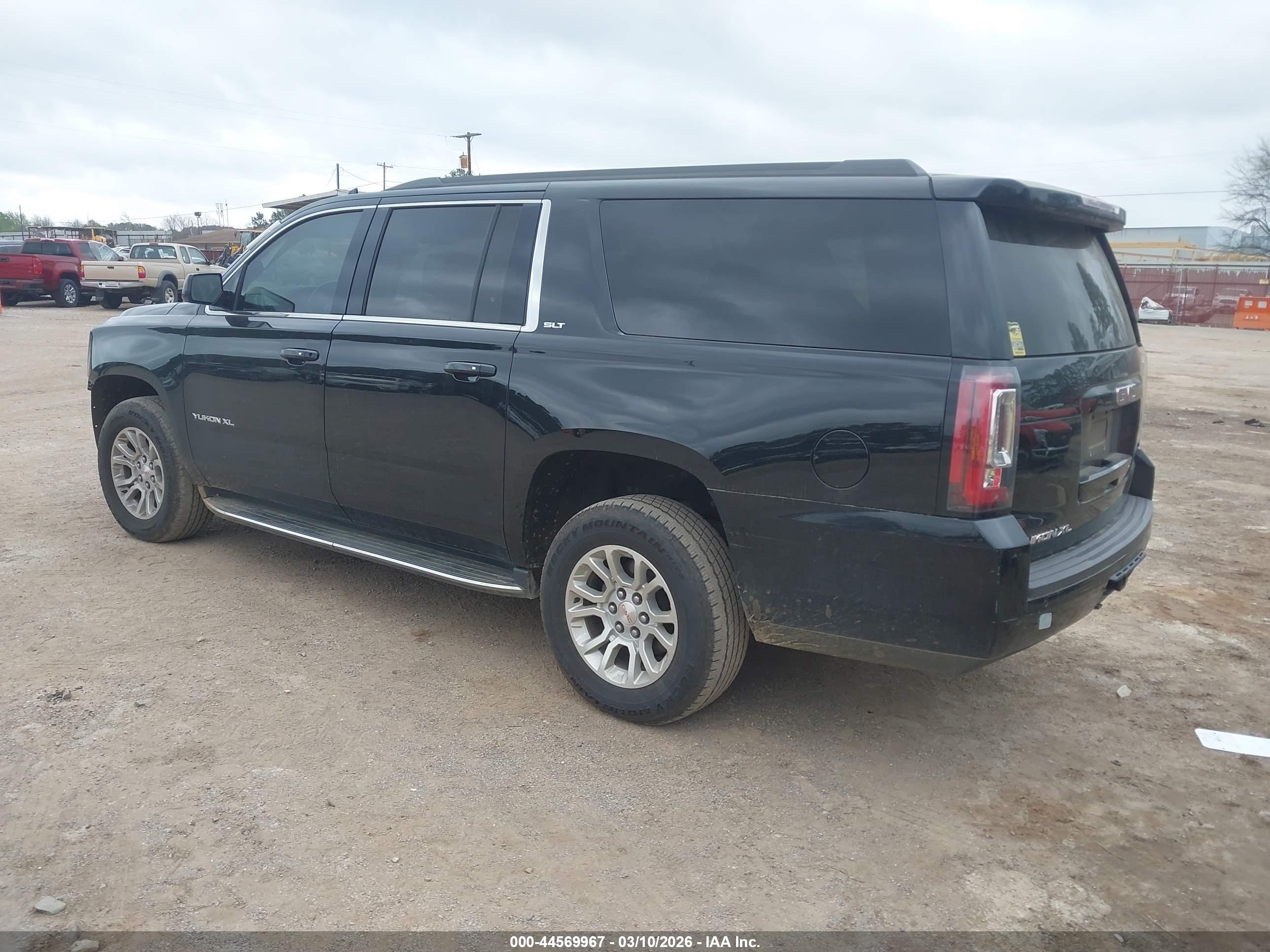 GMC YUKON image 3
