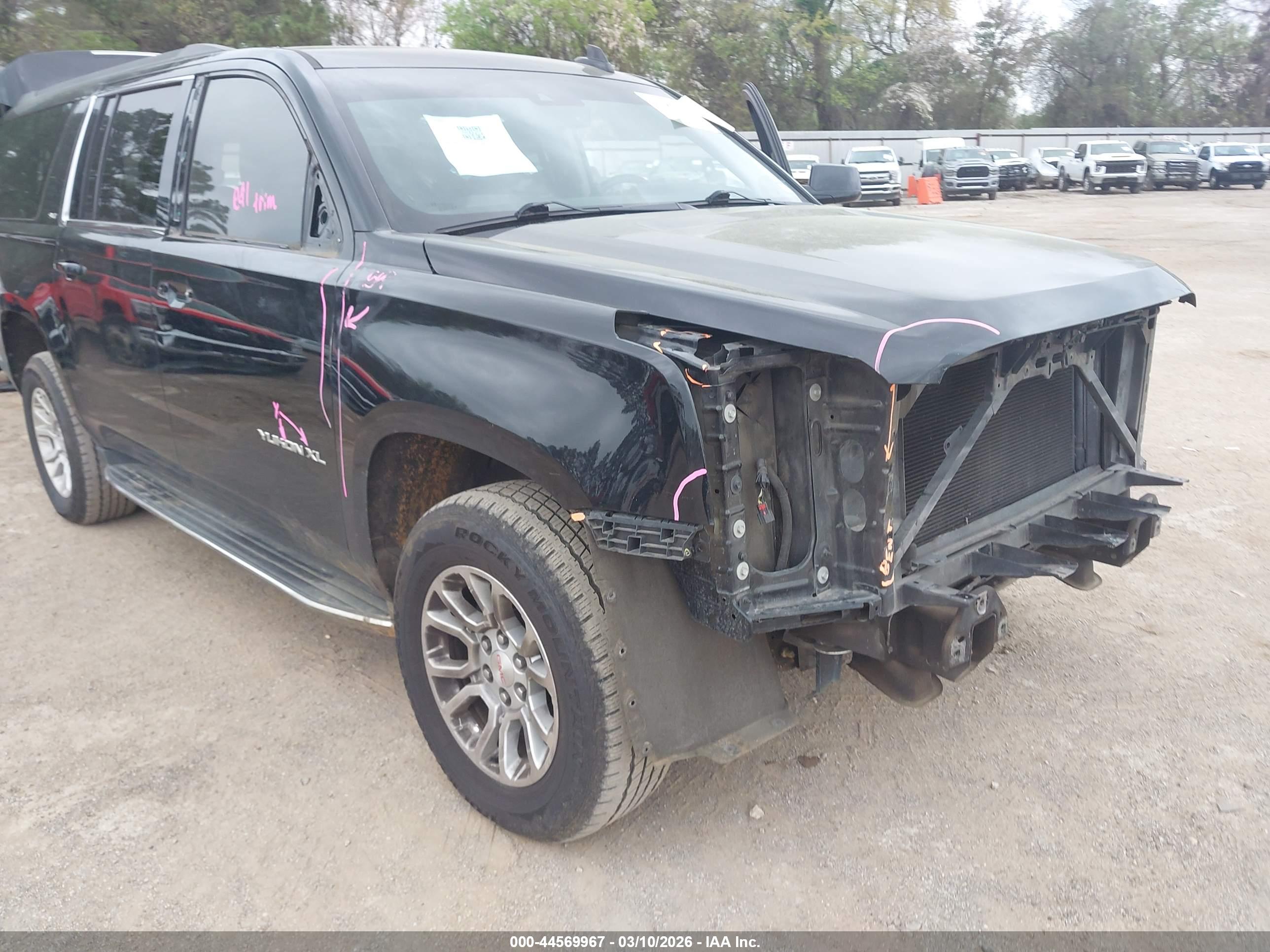 GMC YUKON image 6
