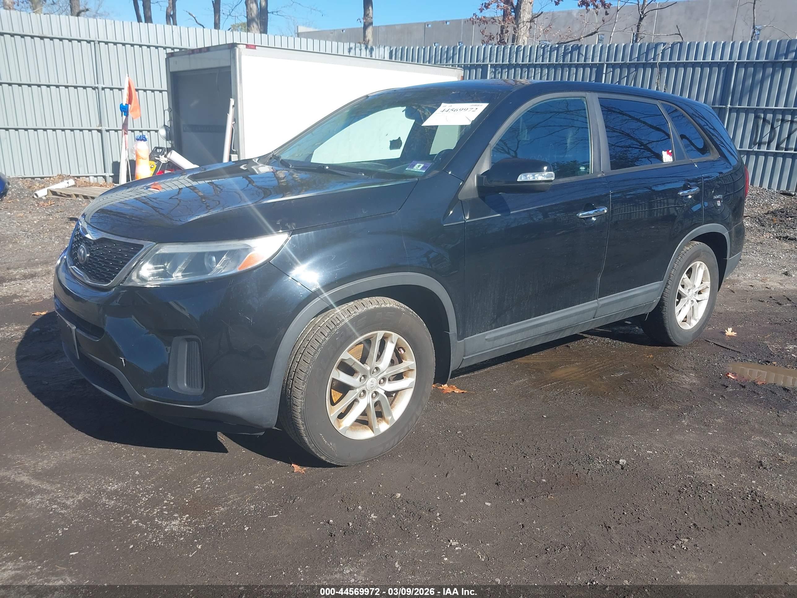 KIA SORENTO image 2