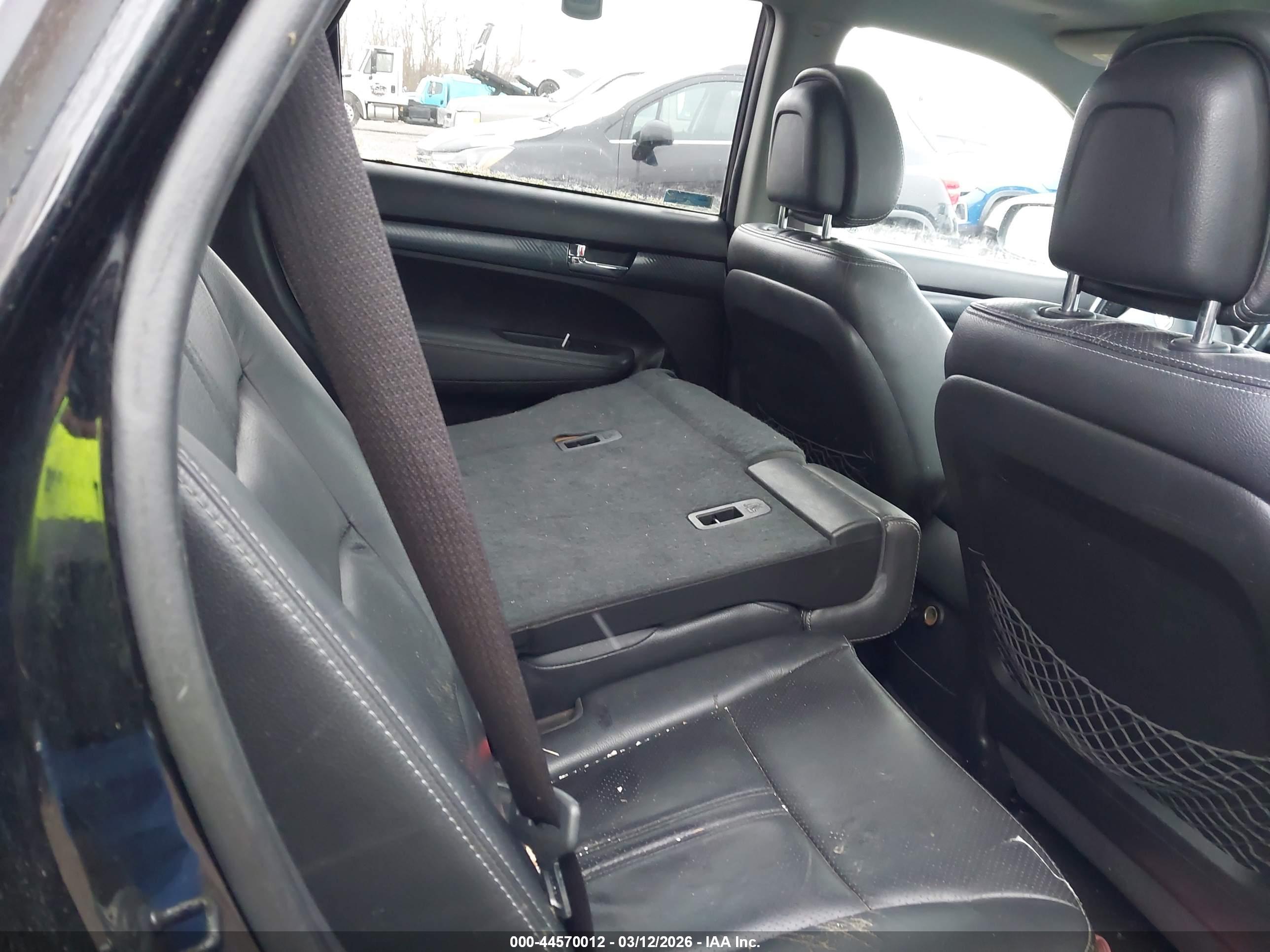 KIA SORENTO image 8