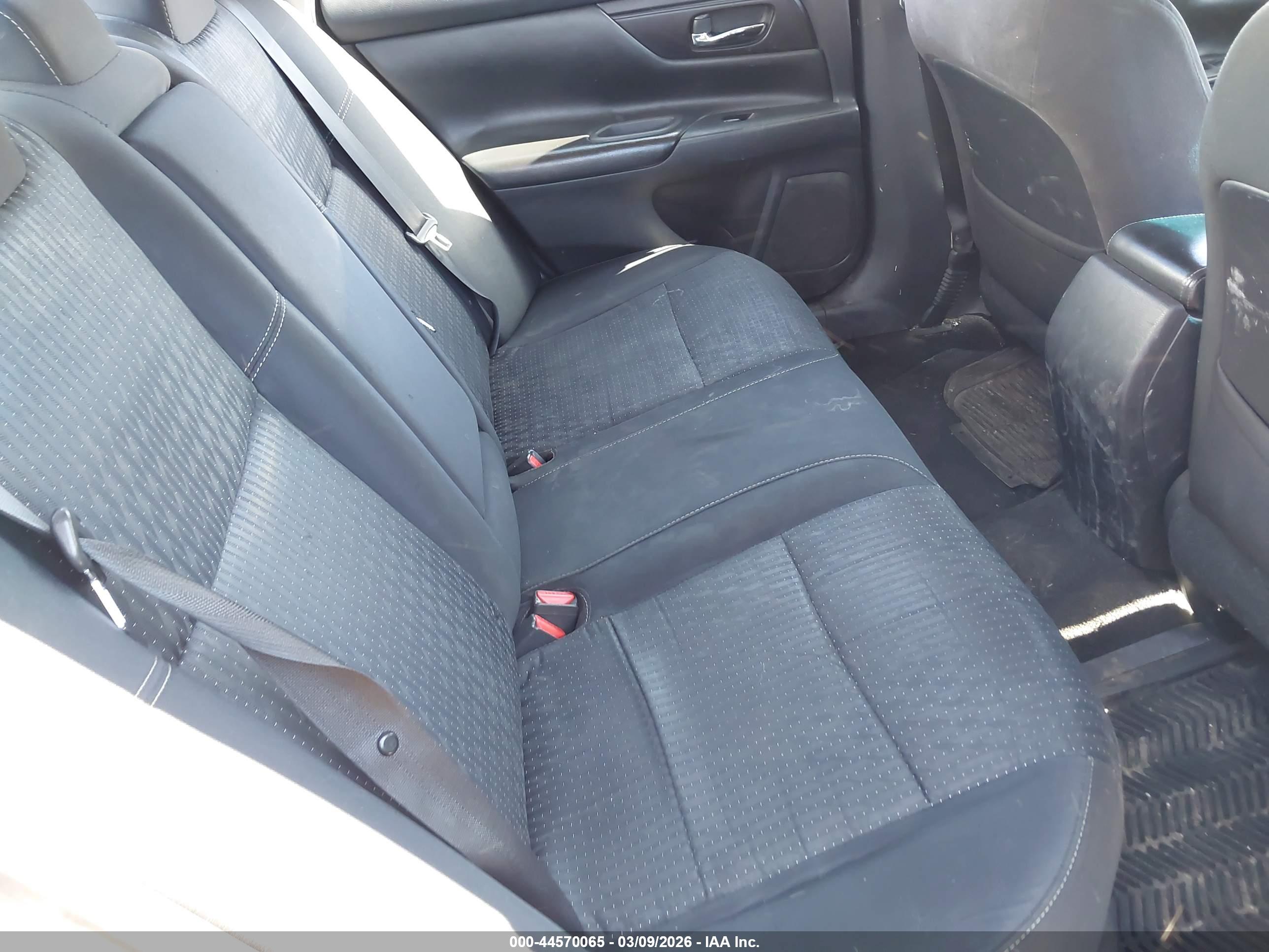 NISSAN ALTIMA image 8