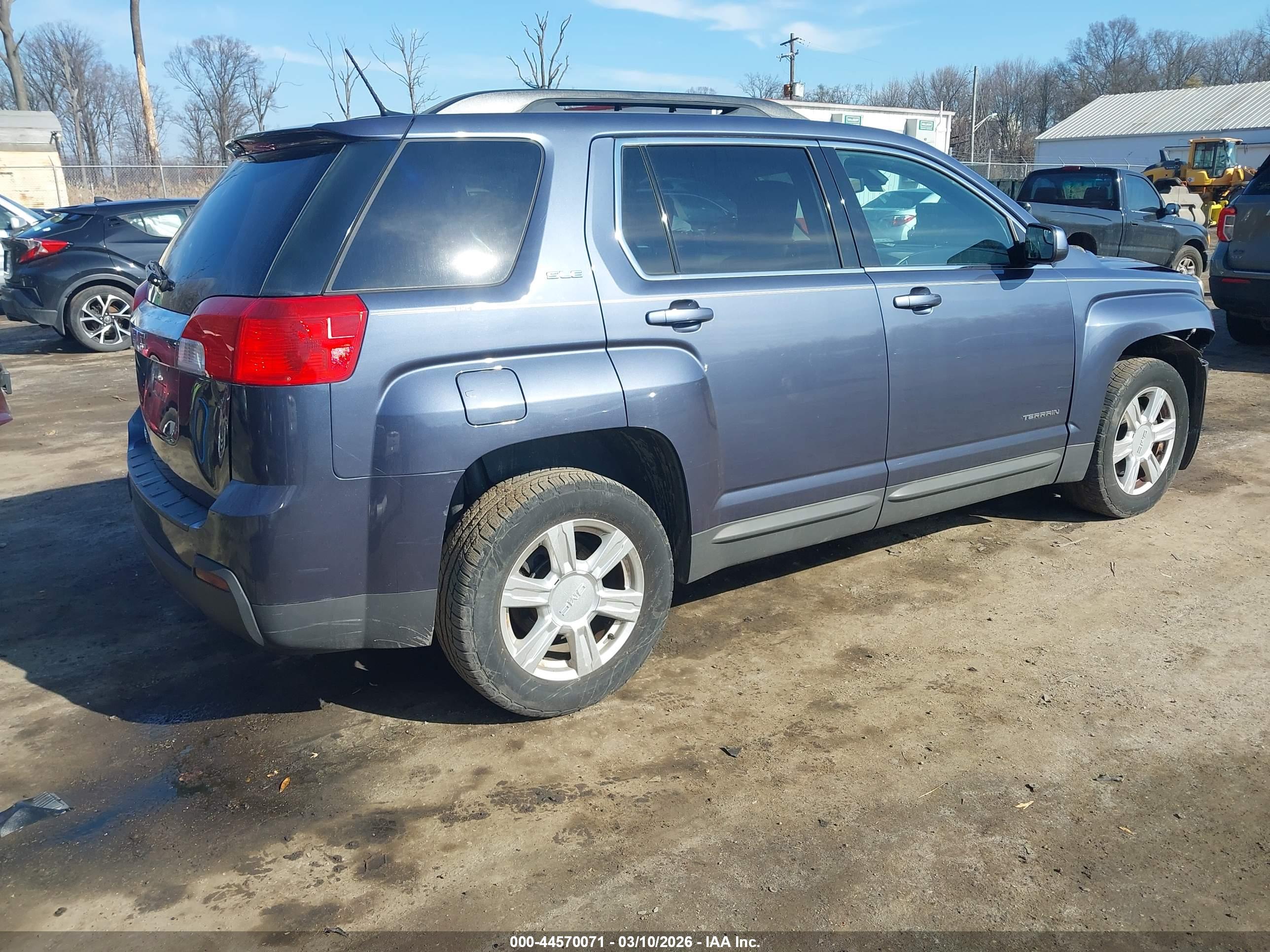 GMC TERRAIN image 4