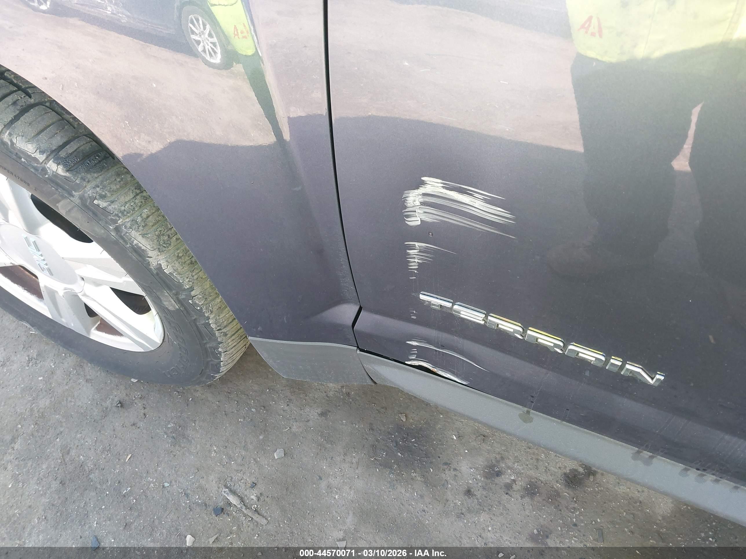 GMC TERRAIN image 6
