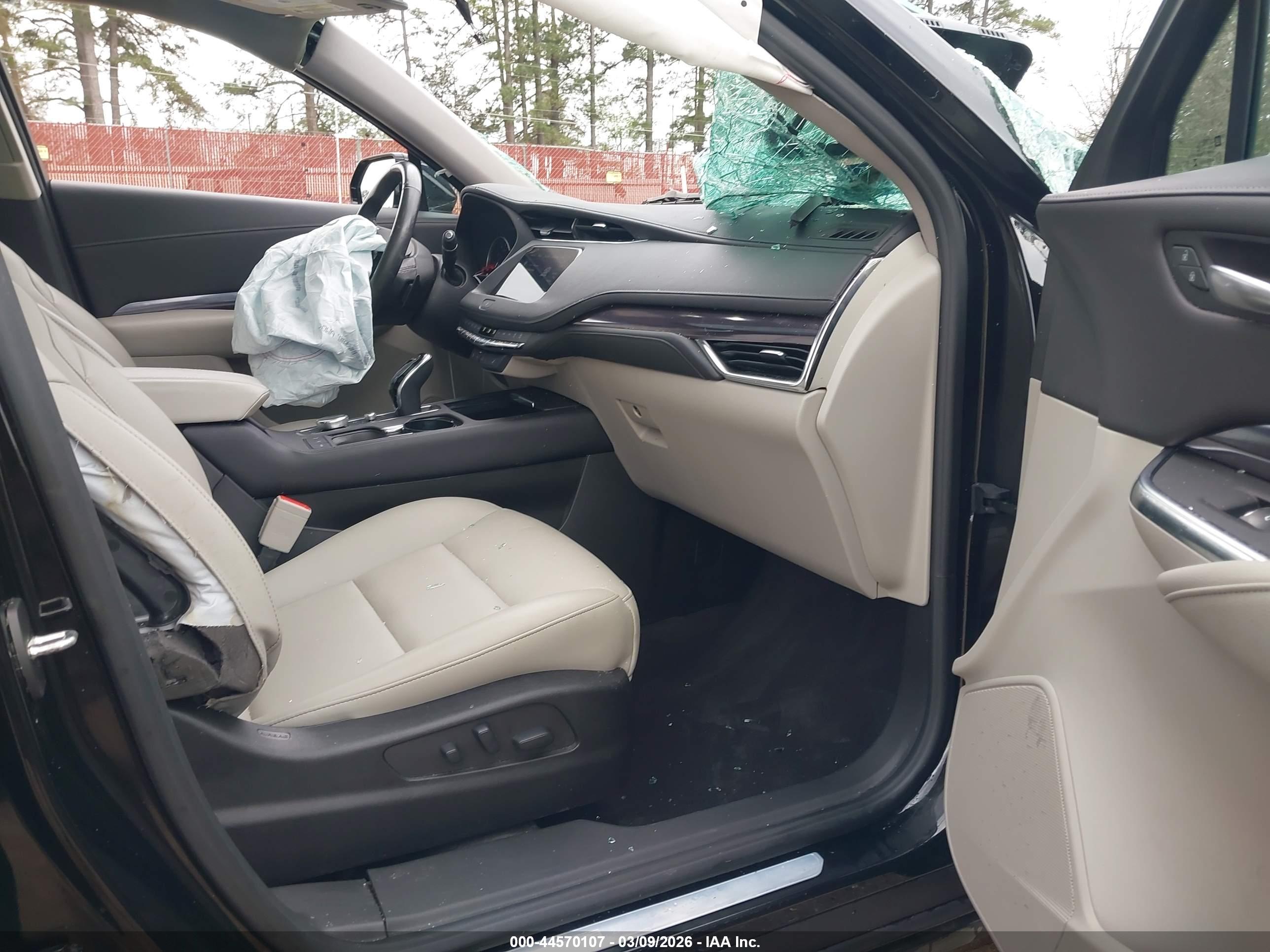 CADILLAC XT4 image 5